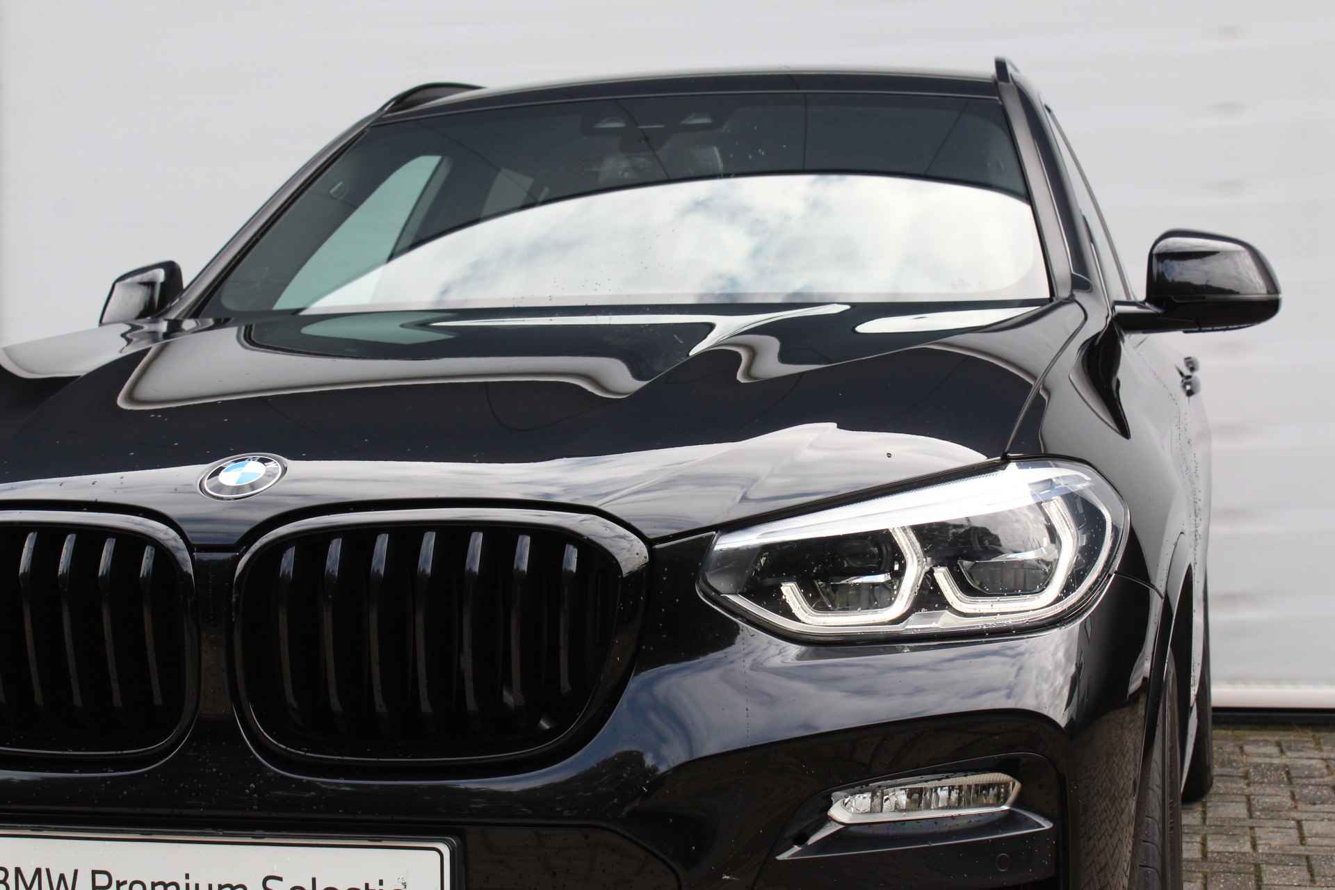 BMW X3 xDrive20i High Executive M Sport Automaat / Sportstoelen / Stoelverwarming / Adaptieve LED / Parking Assistant / Navigatie Professional / Getint glas achter - 11/28