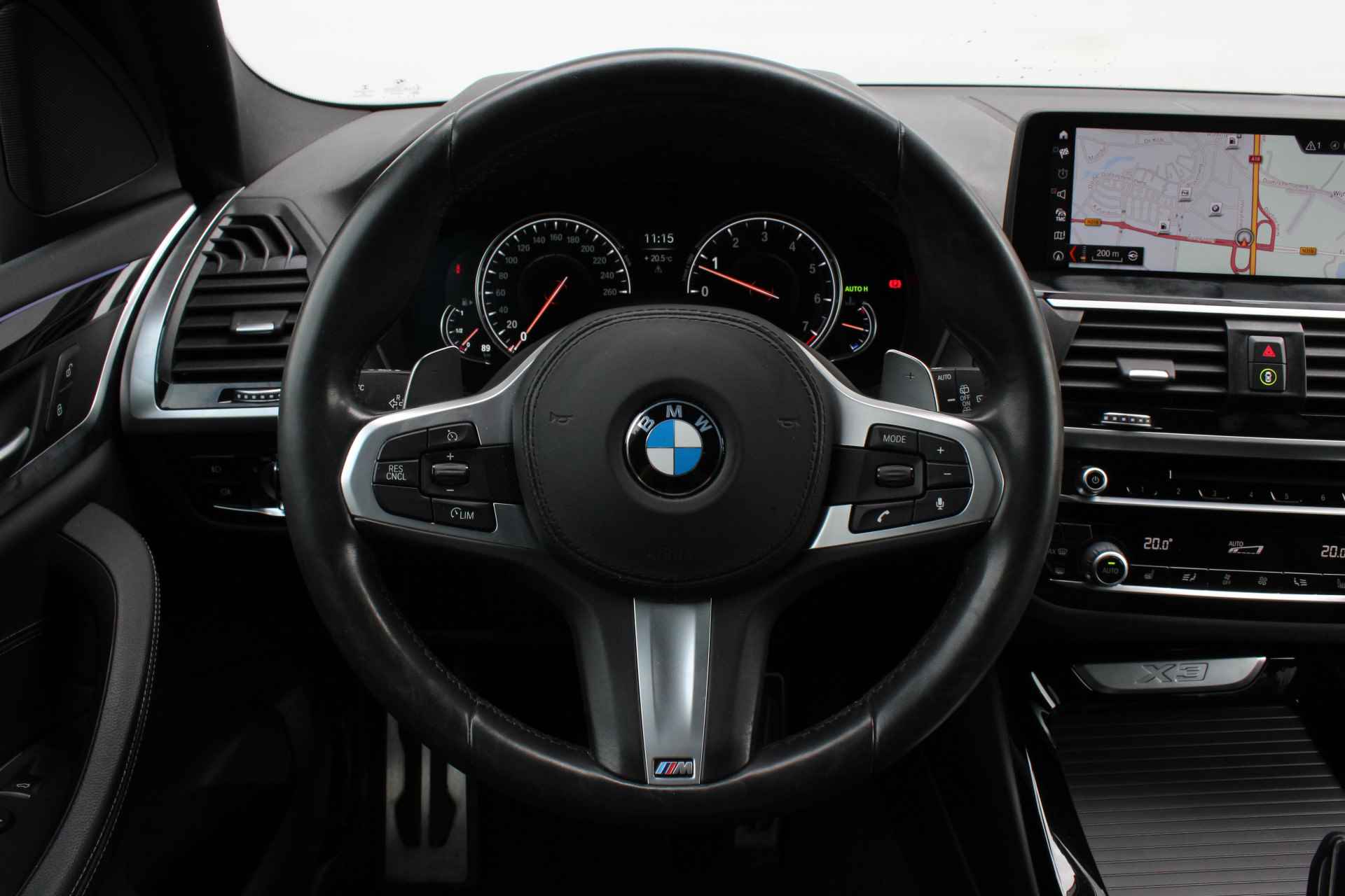 BMW X3 xDrive20i High Executive M Sport Automaat / Sportstoelen / Stoelverwarming / Adaptieve LED / Parking Assistant / Navigatie Professional / Getint glas achter - 24/28