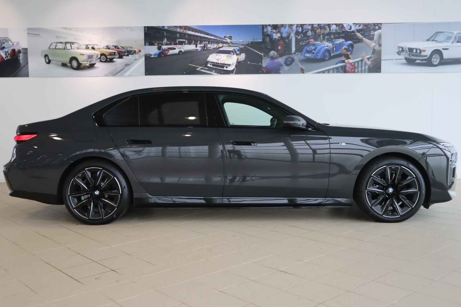 BMW i7 Sedan eDrive50 | Privilege Edition | M Sportpakket Pro | BMW Individual Interior | Innovation Pack | Executive Pack | Connosseur Pack | Klima Akustik Pack - 4/37