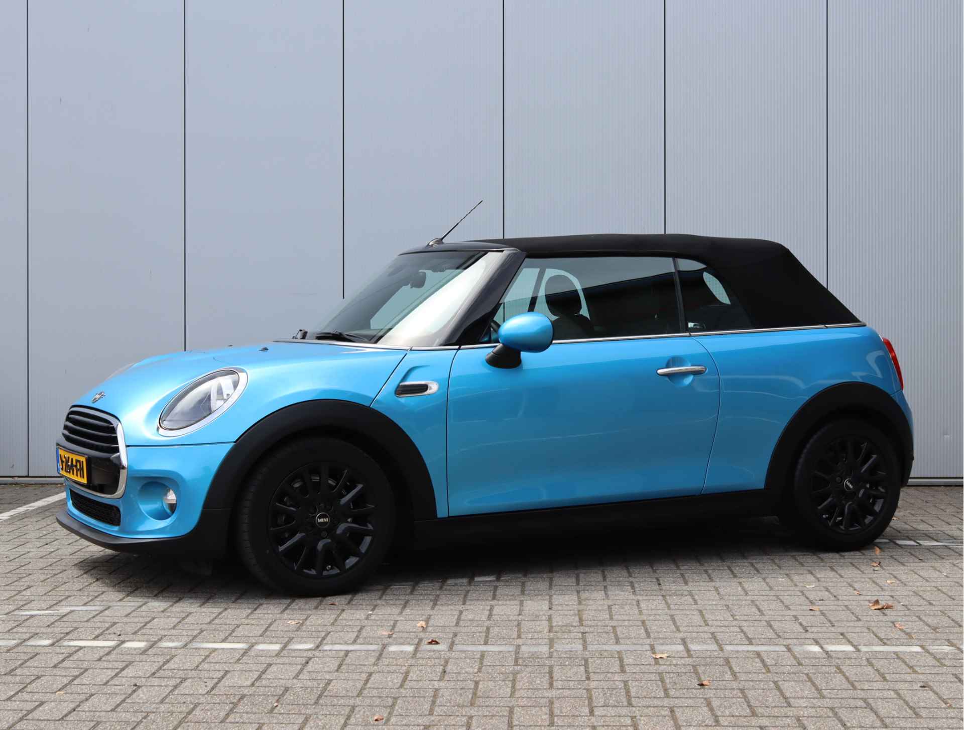 MINI Cooper Cabrio | Pepper | Navigatie | Stoelverwarming | Parkeersensoren | Cruise Control - 3/57