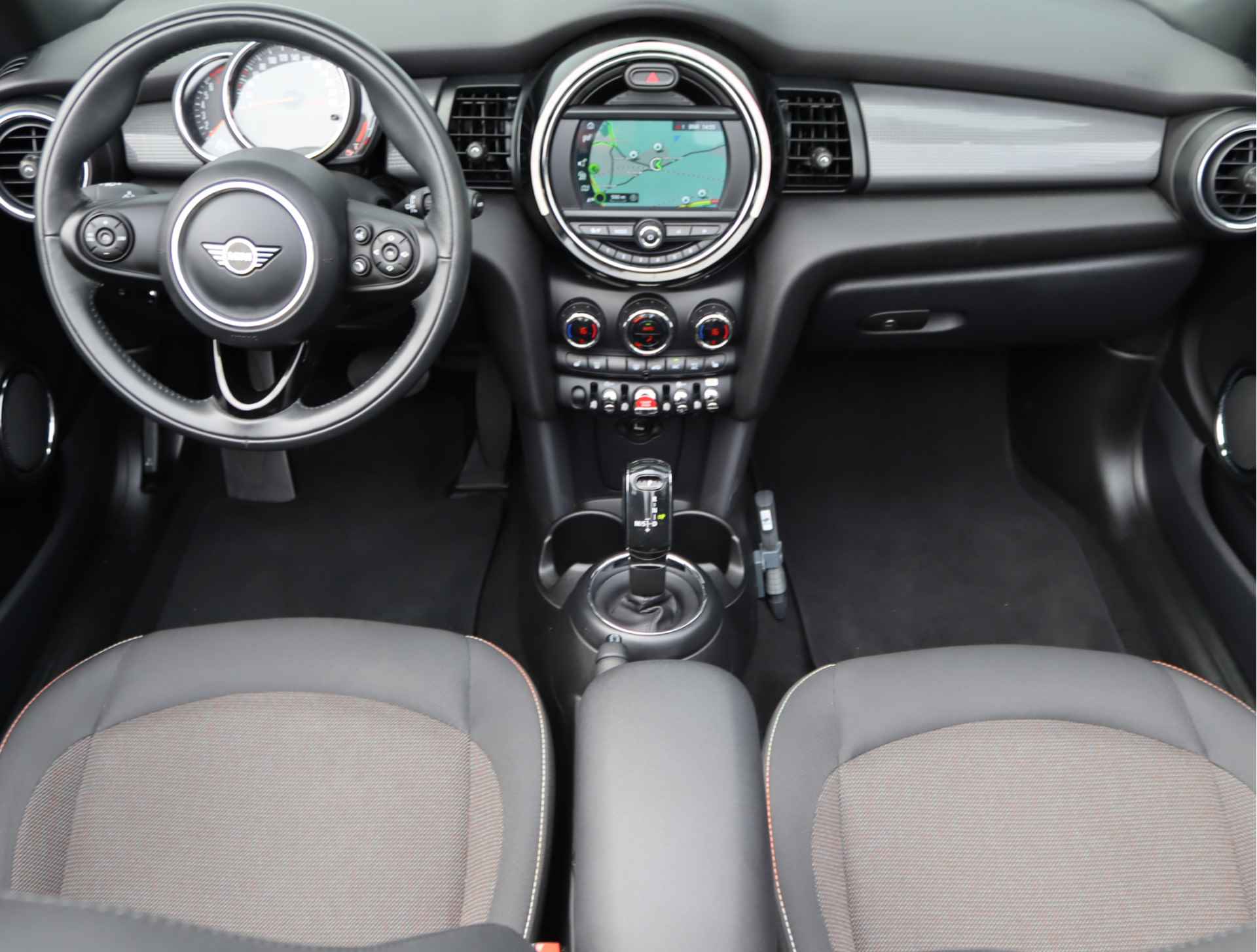 MINI Cooper Cabrio | Pepper | Navigatie | Stoelverwarming | Parkeersensoren | Cruise Control - 4/57