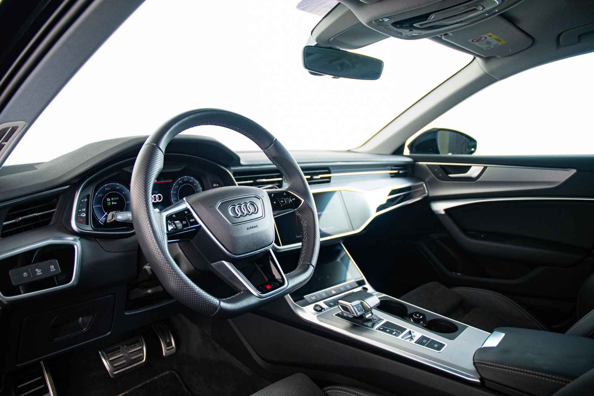 Audi A6 Avant 55 TFSI e quattro Competition Panoramadak - Camera - Audi sound system - Stoelverwarming - Lendensteunen - Privacy glas - Optiekpakket zwart - 9/58