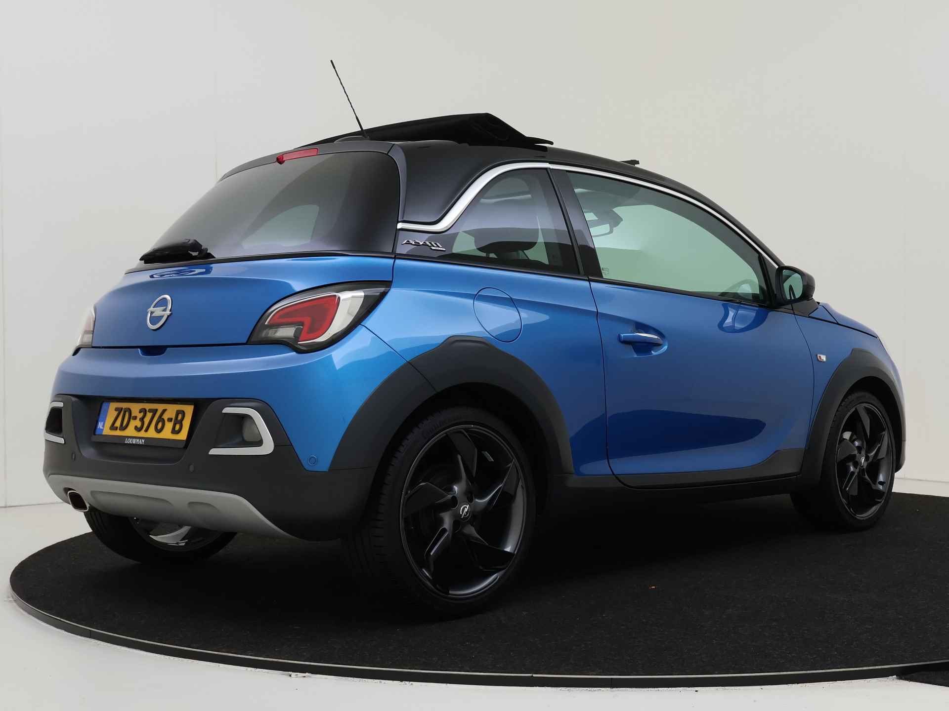 Opel ADAM 1.0 Turbo Rocks BlitZ | Schuifdak | Stoel en Stuurverwarming | Climate Control | Apple Carplay | - 3/39
