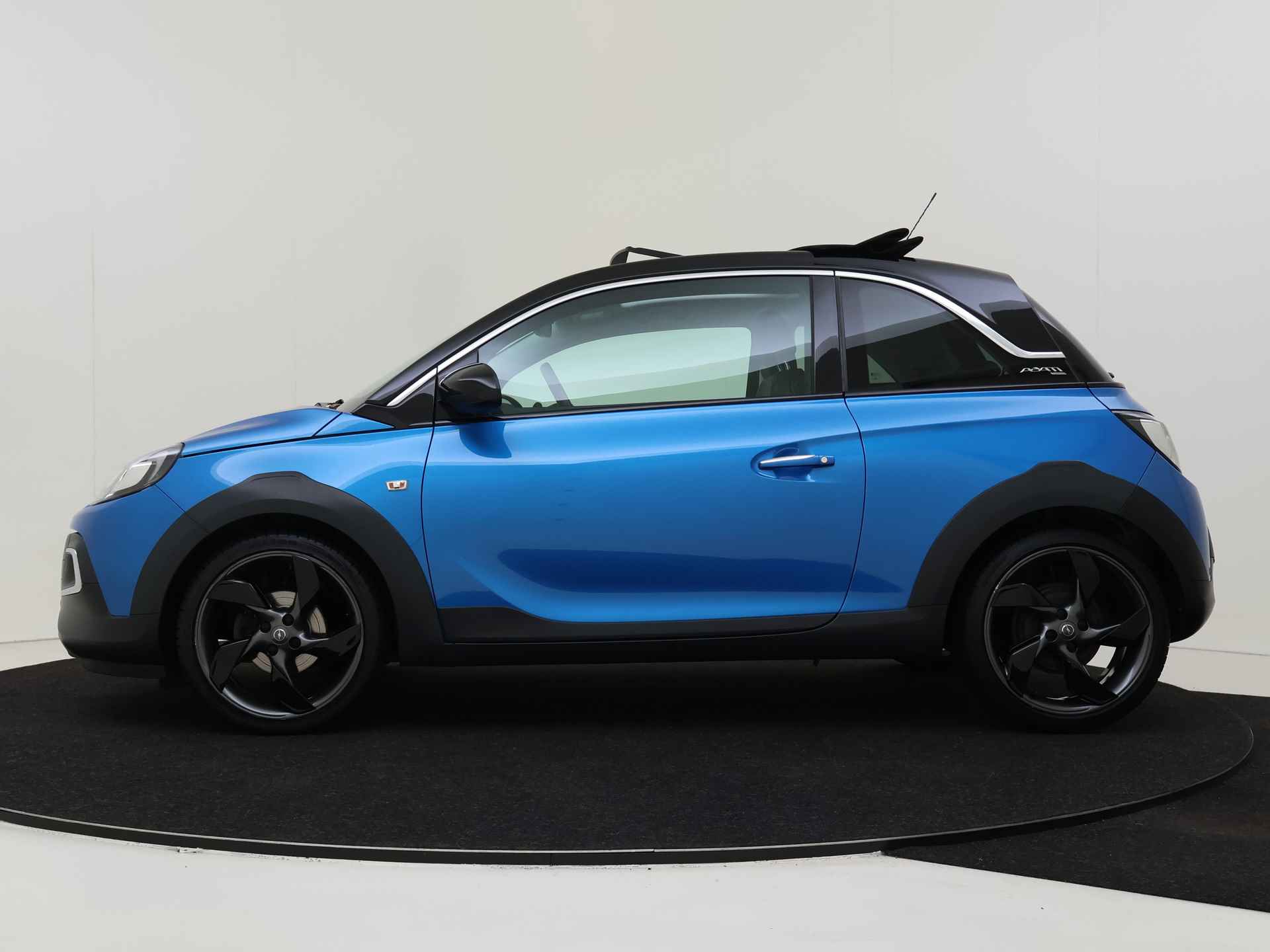Opel ADAM 1.0 Turbo Rocks BlitZ | Schuifdak | Stoel en Stuurverwarming | Climate Control | Apple Carplay | - 4/39