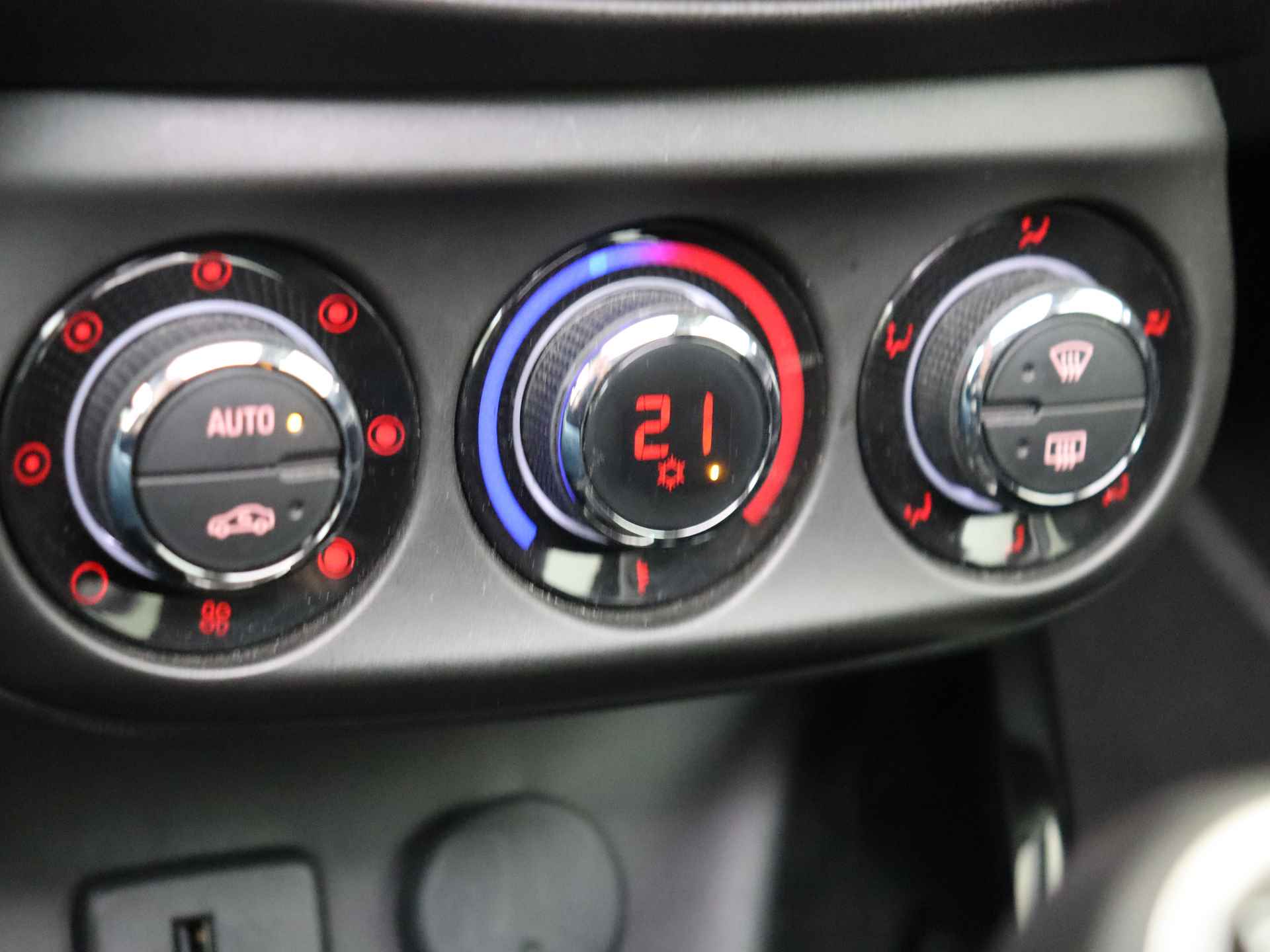 Opel ADAM 1.0 Turbo Rocks BlitZ | Schuifdak | Stoel en Stuurverwarming | Climate Control | Apple Carplay | - 10/39