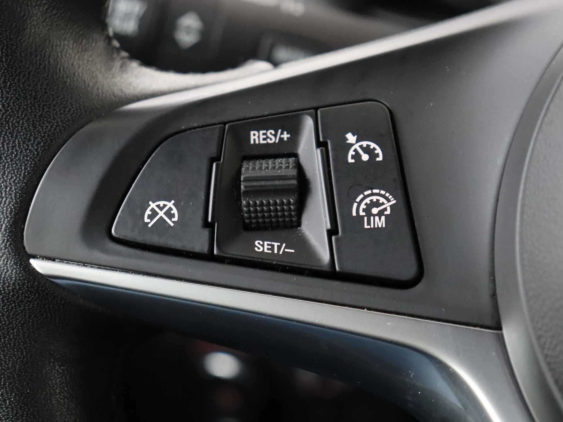 Opel ADAM 1.0 Turbo Rocks BlitZ | Schuifdak | Stoel en Stuurverwarming | Climate Control | Apple Carplay | - 20/39