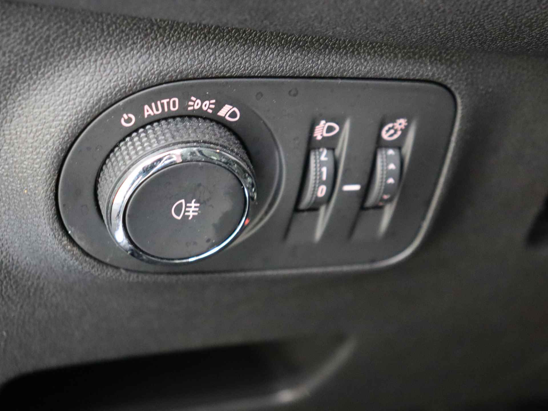 Opel ADAM 1.0 Turbo Rocks BlitZ | Schuifdak | Stoel en Stuurverwarming | Climate Control | Apple Carplay | - 31/39
