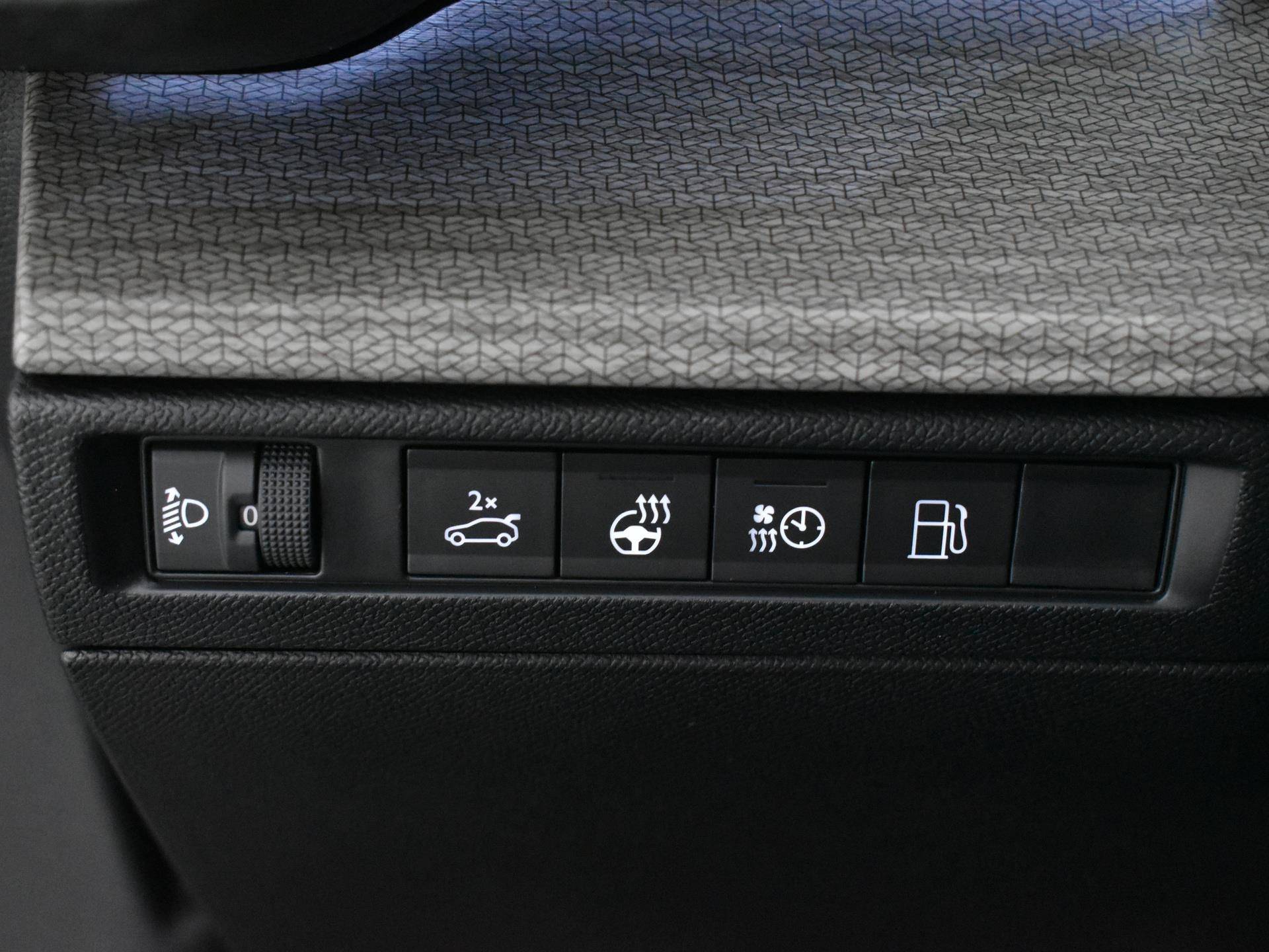 Citroën C5 X Shine 1.6 Hybrid 225pk Automaat | Panoramadak | HiFi Audio | Navigatie | Parkeercamera rondom - 19/37