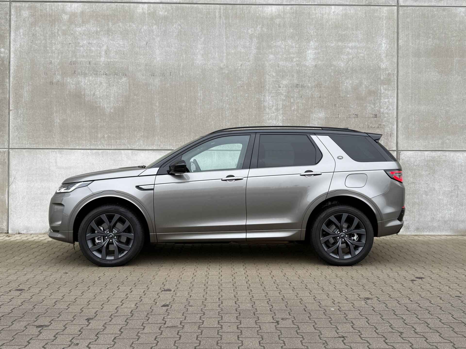 Land Rover Discovery Sport P300e 1.5 R-Dynamic SE - 10/35