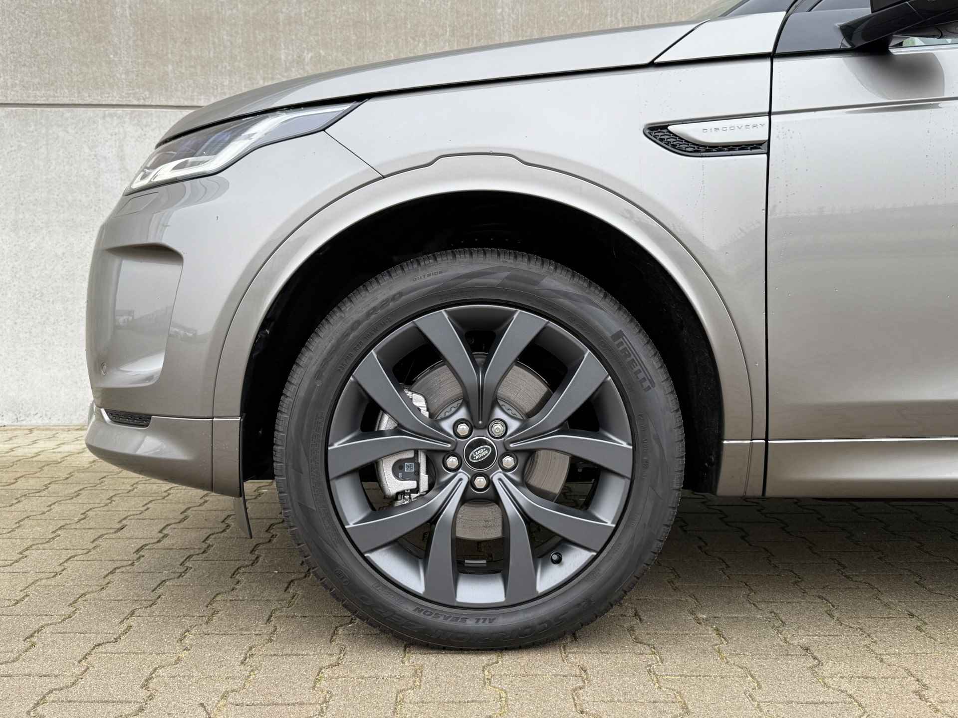 Land Rover Discovery Sport P300e 1.5 R-Dynamic SE - 12/35