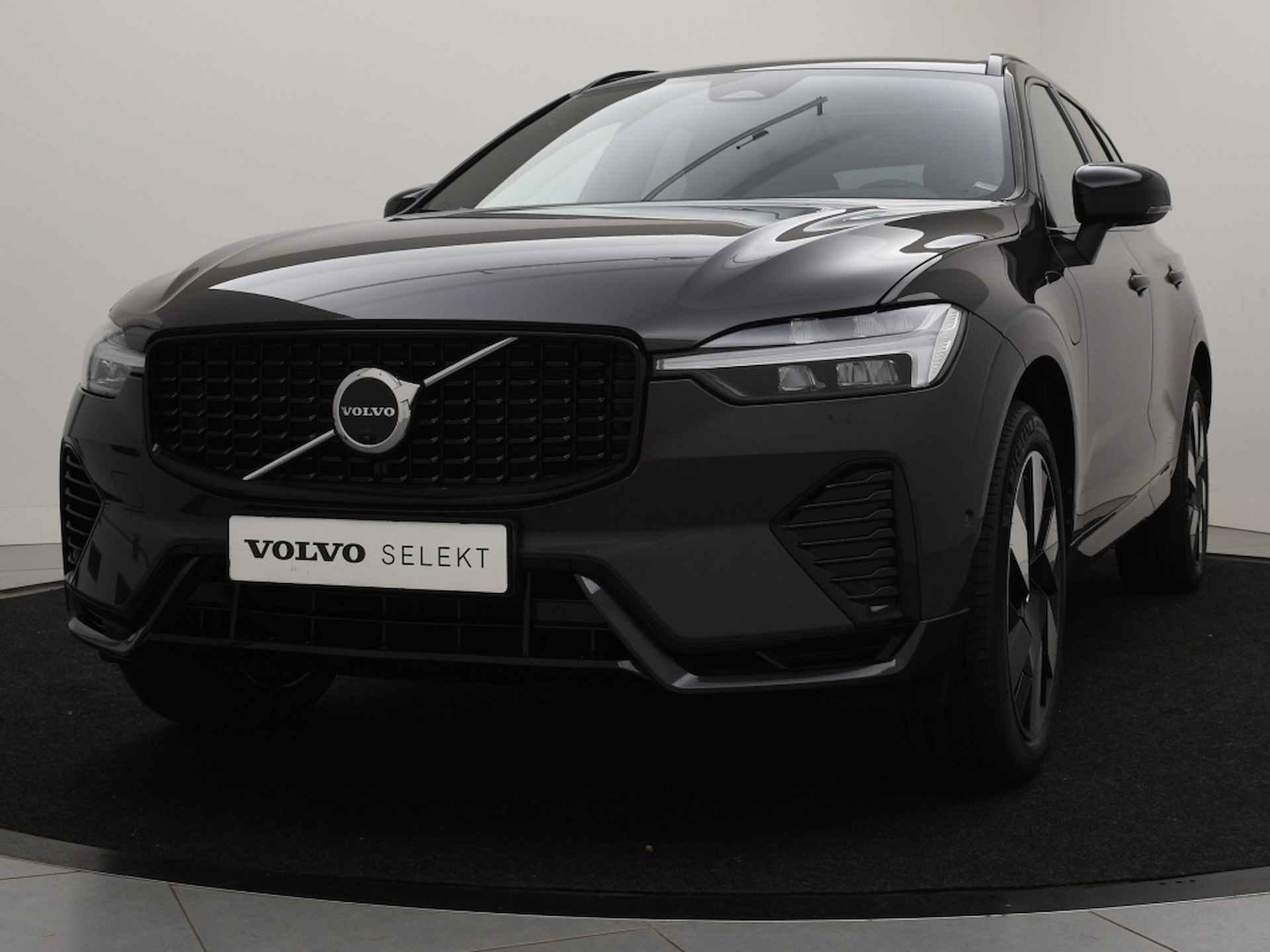 Volvo XC60  T8 PLUG-IN HYBRID LONG RANGE PLUS DARK 20INCH HARMAN KARDON 360G - 2/39