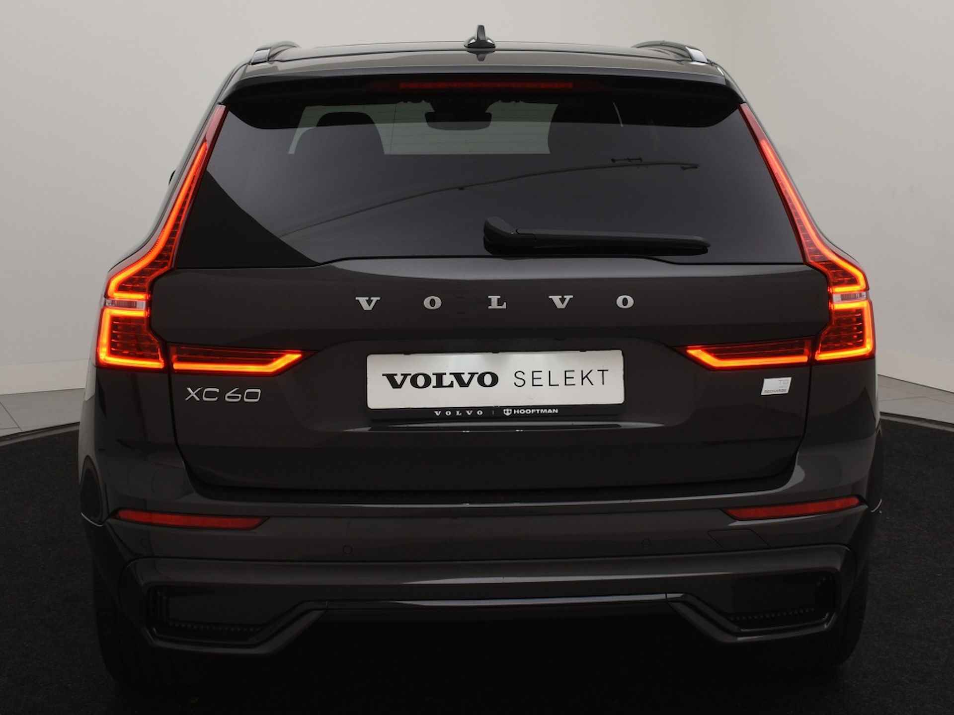 Volvo XC60  T8 PLUG-IN HYBRID LONG RANGE PLUS DARK 20INCH HARMAN KARDON 360G - 5/39