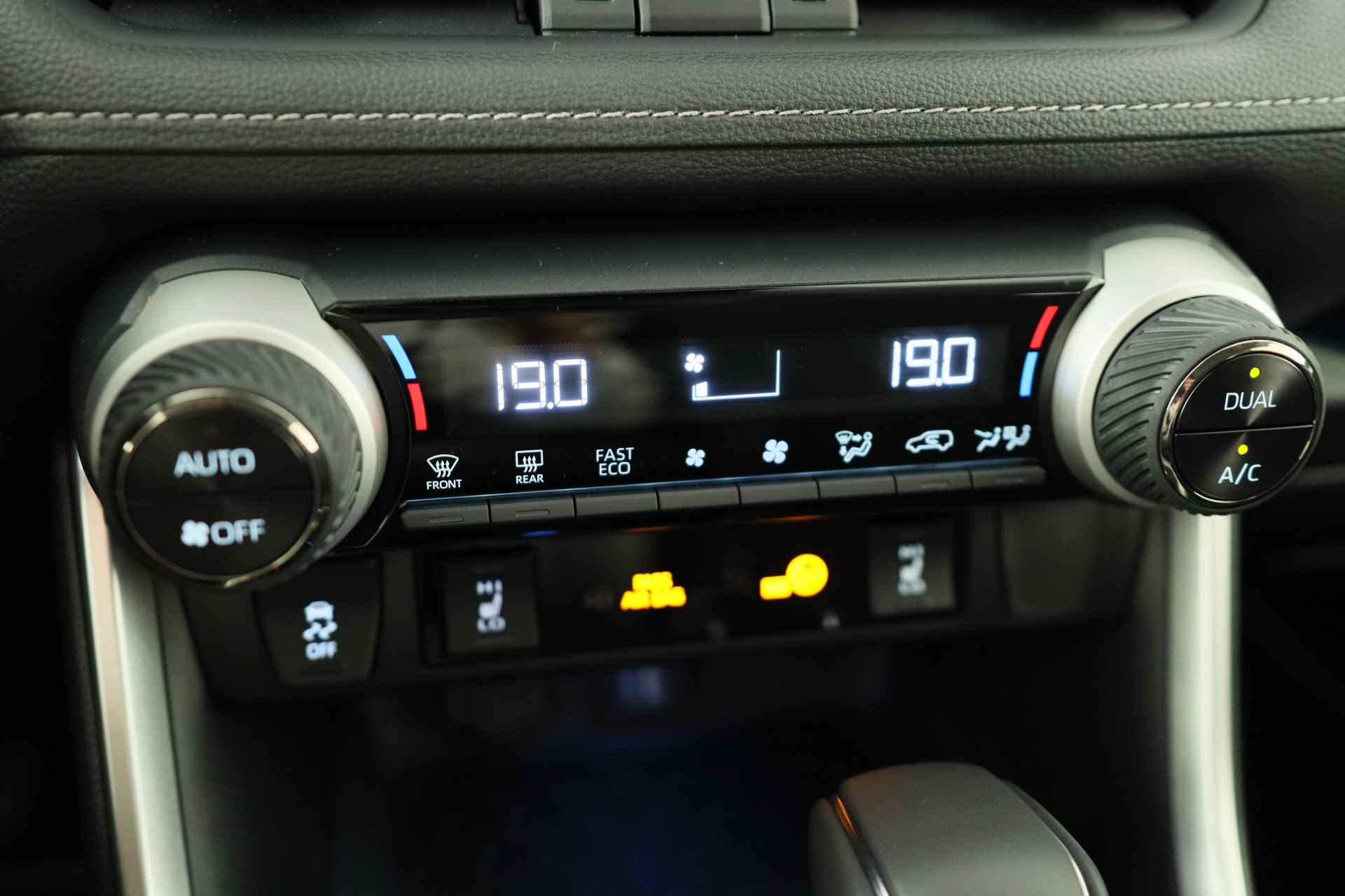Toyota RAV4 2.5 Hybrid AWD Executive 2.5 Hybrid AWD Executive | Navi By App | Memory Zetels | Clima | Stoel/Stuur Verwarming | Keyless | Cam - 13/39