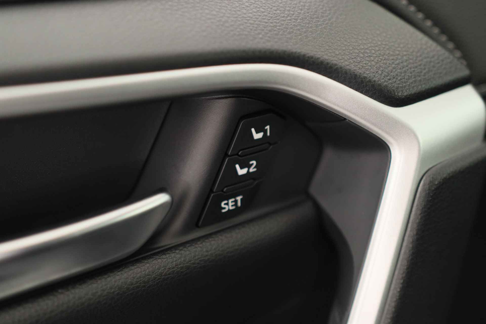 Toyota RAV4 2.5 Hybrid AWD Executive 2.5 Hybrid AWD Executive | Navi By App | Memory Zetels | Clima | Stoel/Stuur Verwarming | Keyless | Cam - 15/39