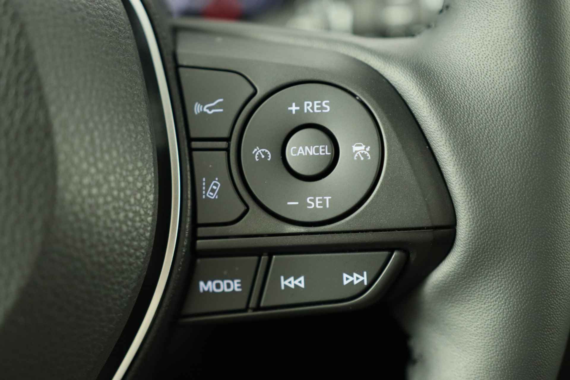 Toyota RAV4 2.5 Hybrid AWD Executive | Navi By App | Memory Zetels | Clima | Stoel/Stuur Verwarming | Keyless | Camera | BLIS | 18'' Lichtme - 21/39