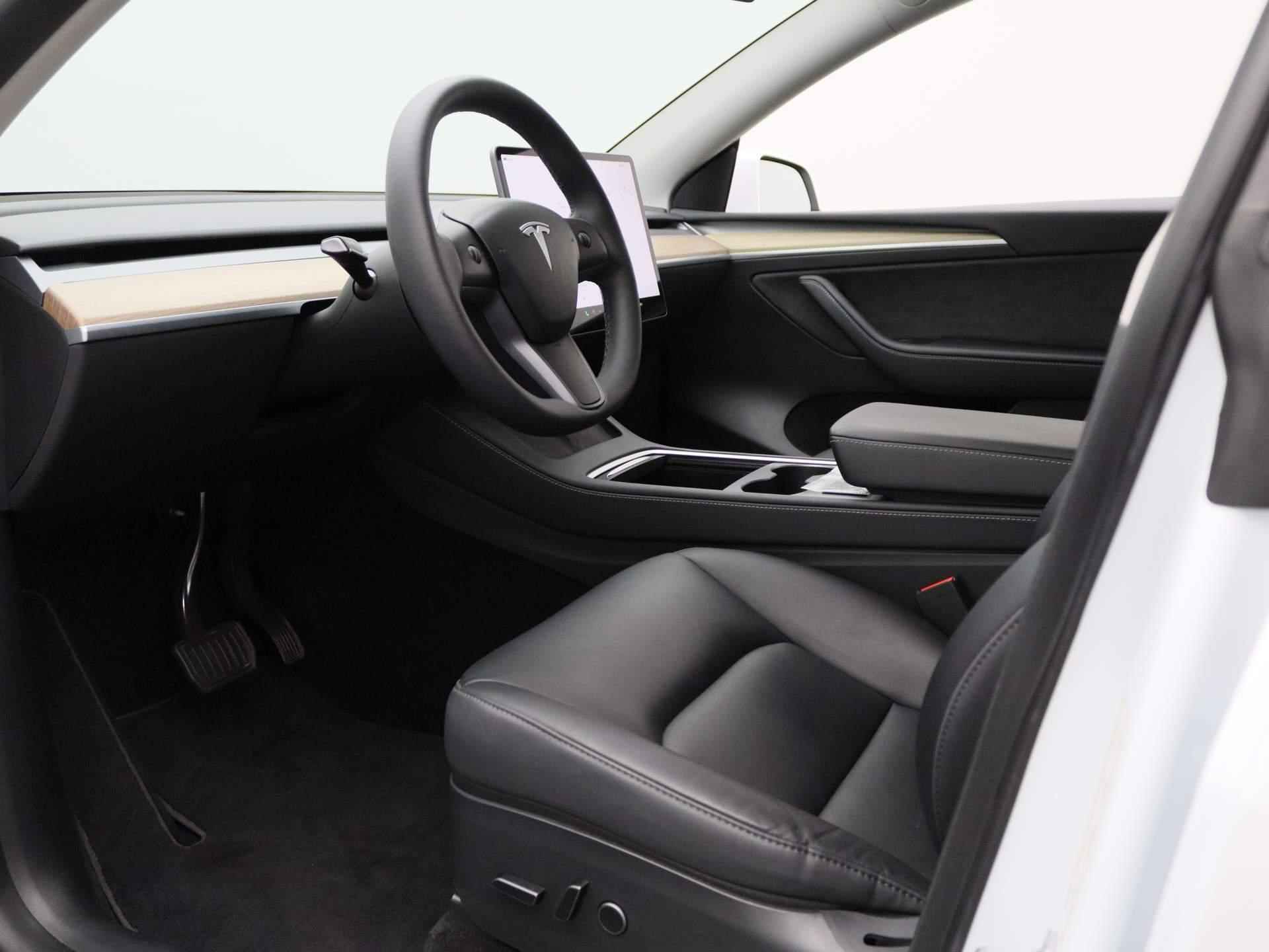 Tesla Model Y RWD 58 kWh | Lederen Bekleding | Navigatie | Climate Control | Panoramadak | Camera | LED | - 18/40