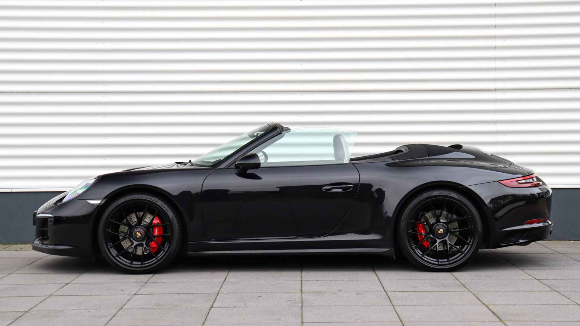 Porsche 911 Cabrio 3.0 Carrera 4 GTS | Achterasbesturing | Entry & Drive | BOSE Sound | Sportuitlaat | Stuurwielverwarming - 2/25