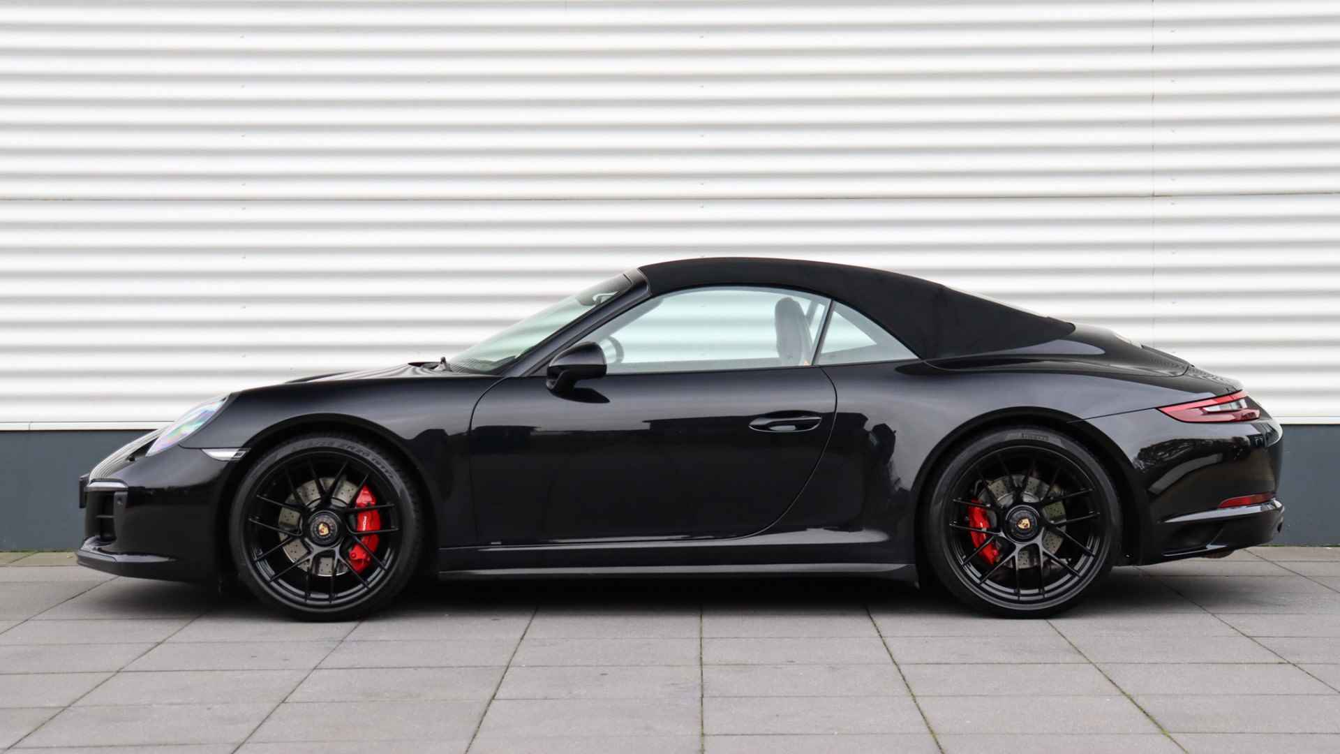 Porsche 911 Cabrio 3.0 Carrera 4 GTS | Achterasbesturing | Entry & Drive | BOSE Sound | Sportuitlaat | Stuurwielverwarming - 24/25