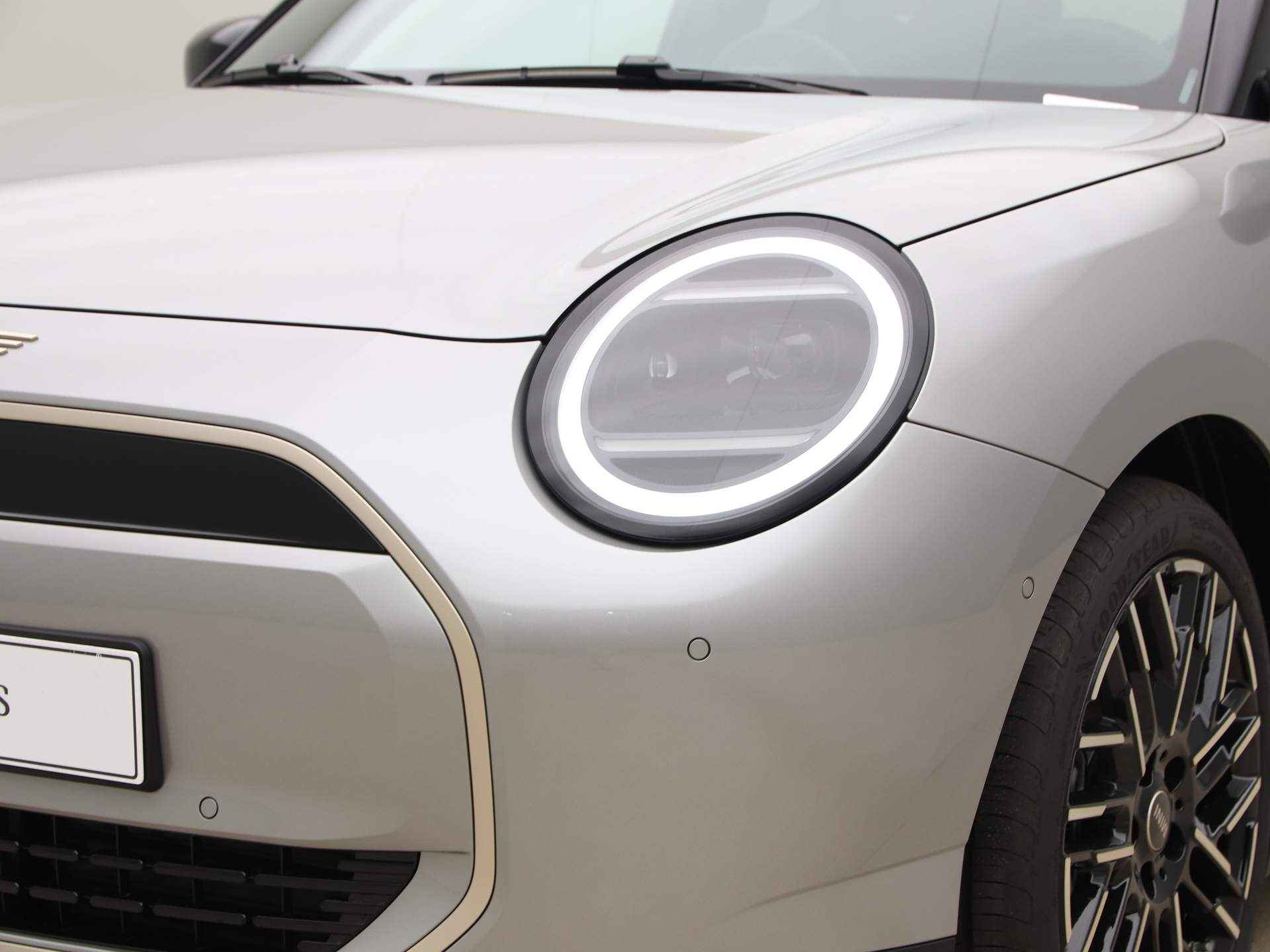 MINI Cooper E Favoured Pakket M PRIVATE LEASE EUR 489,- (48 mnd/10.000 km) - 20/25