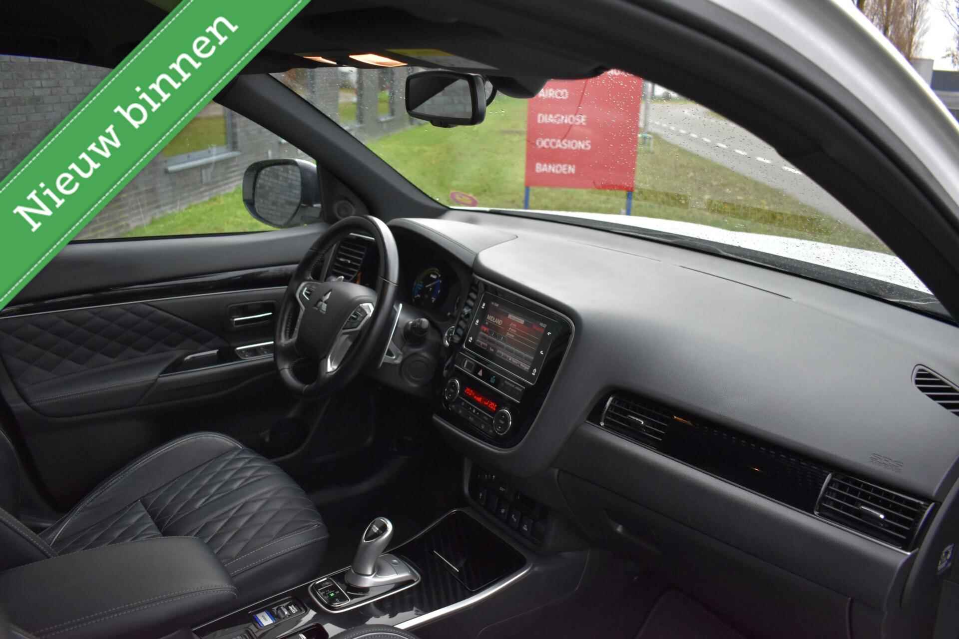 Mitsubishi Outlander 2.4 PHEV Intense+ LEDER VOL! 360º CAMERA/ELEK. A. KLEP/CARPLAY-ANDROID WIFI/ETC,! - 31/33