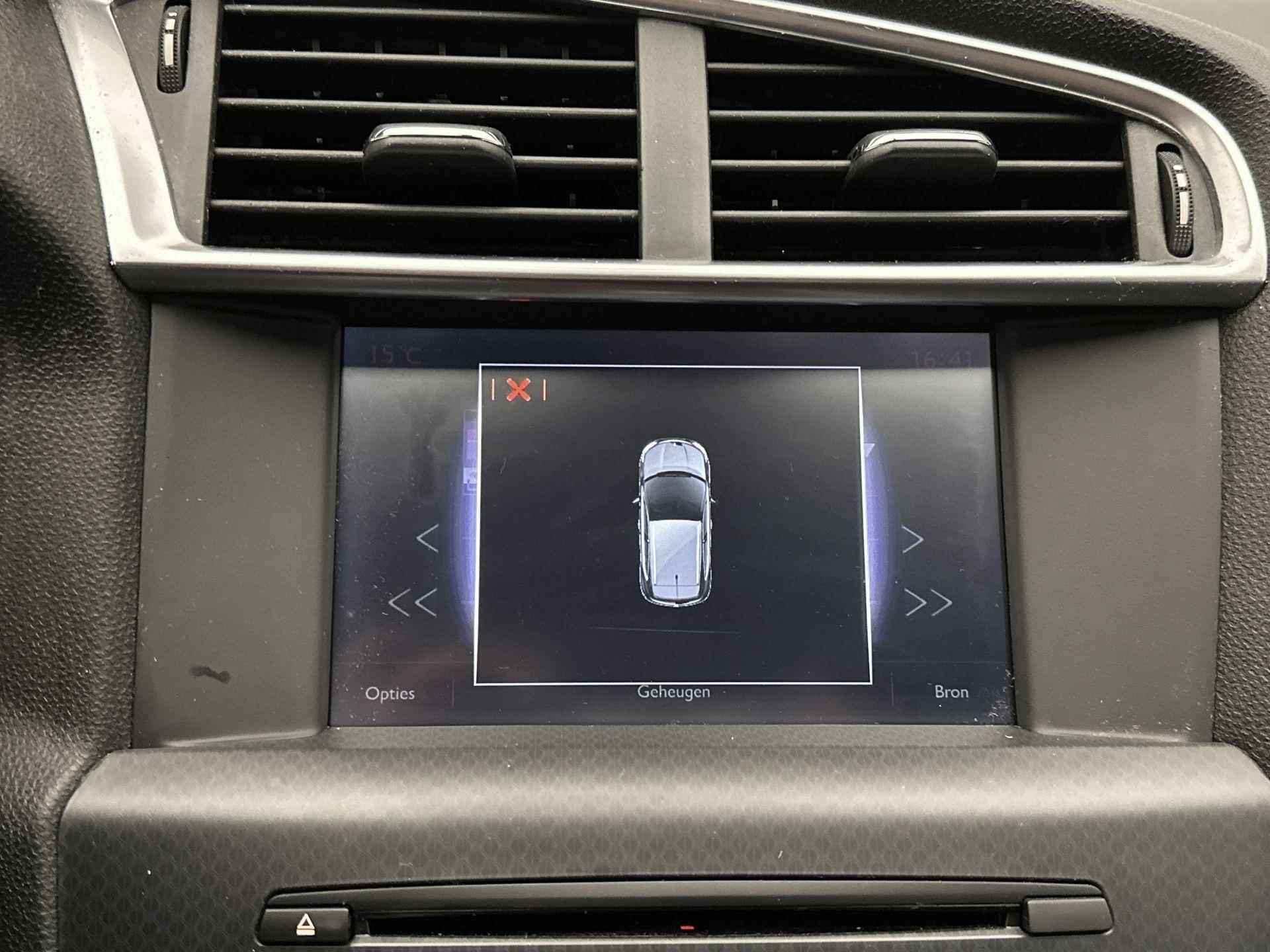 DS 4 Crossback Business 120 pk | Navigatie | Parkeersensoren Voor en Achter | Voorstoelen met Massagefunctie | Keyless Entry/Start | LED Dagrijverlichting | DAB Ontvanger | Trekhaak | Dodehoek Detectie | Climate Control | Cruise Control | 17" Lichtmetalen Velgen | - 32/35