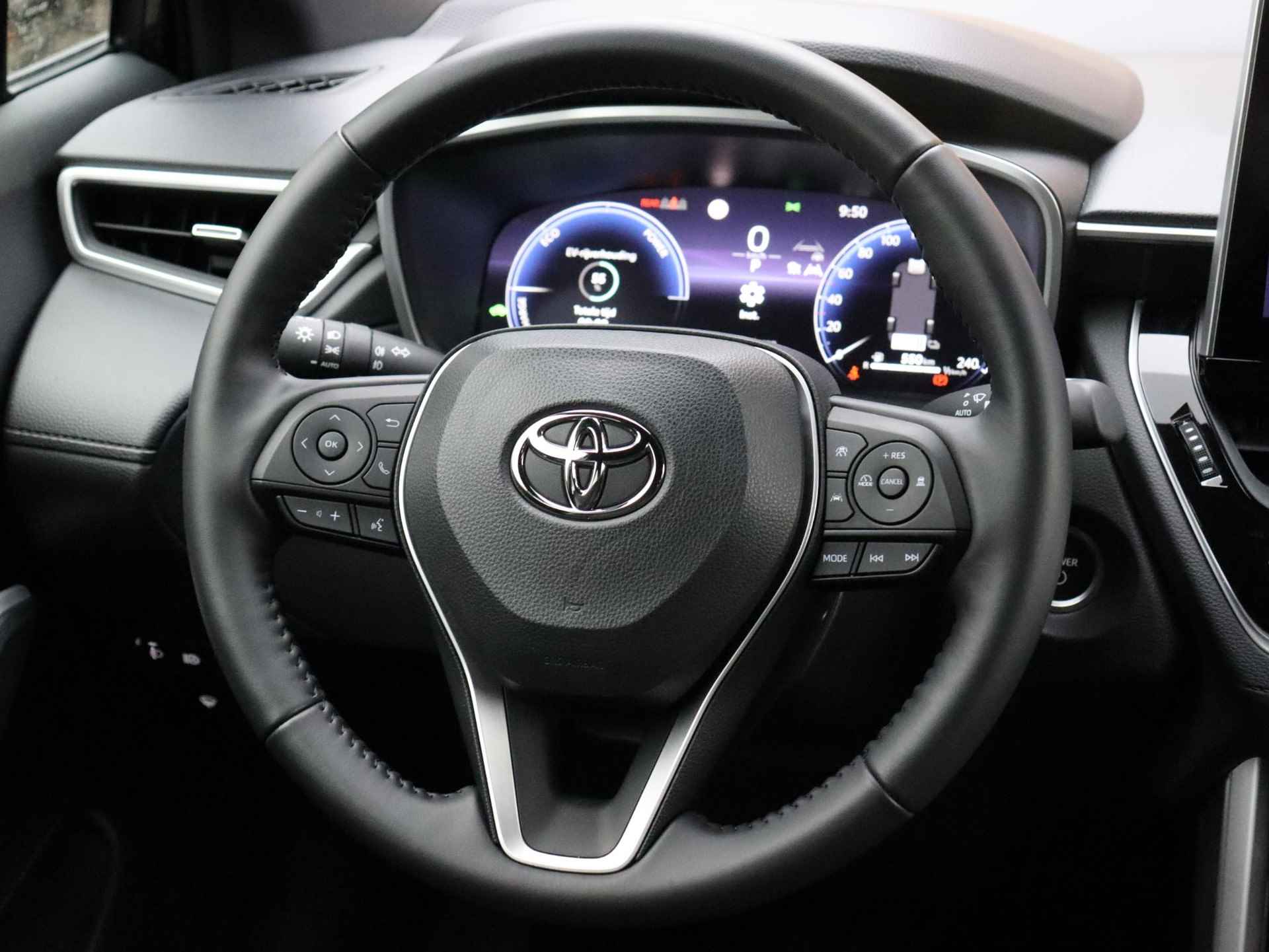 Toyota Corolla Cross Hybrid 200 Style, Volledig Leder - 41/43