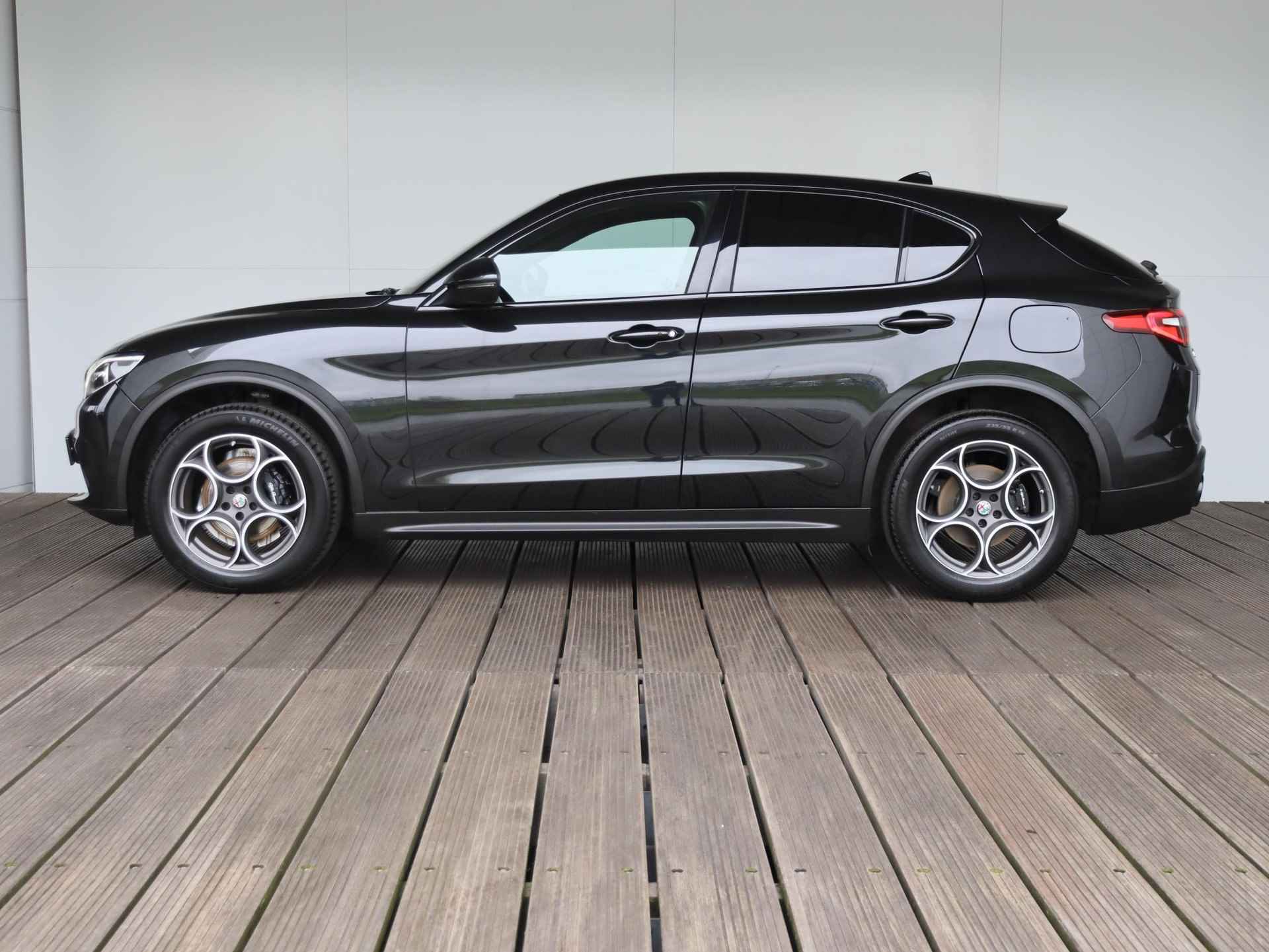 Alfa Romeo Stelvio 2.0 T AWD Super 280PK | Veloce int | Harman Kardon | Flippers | Navi | - 3/35