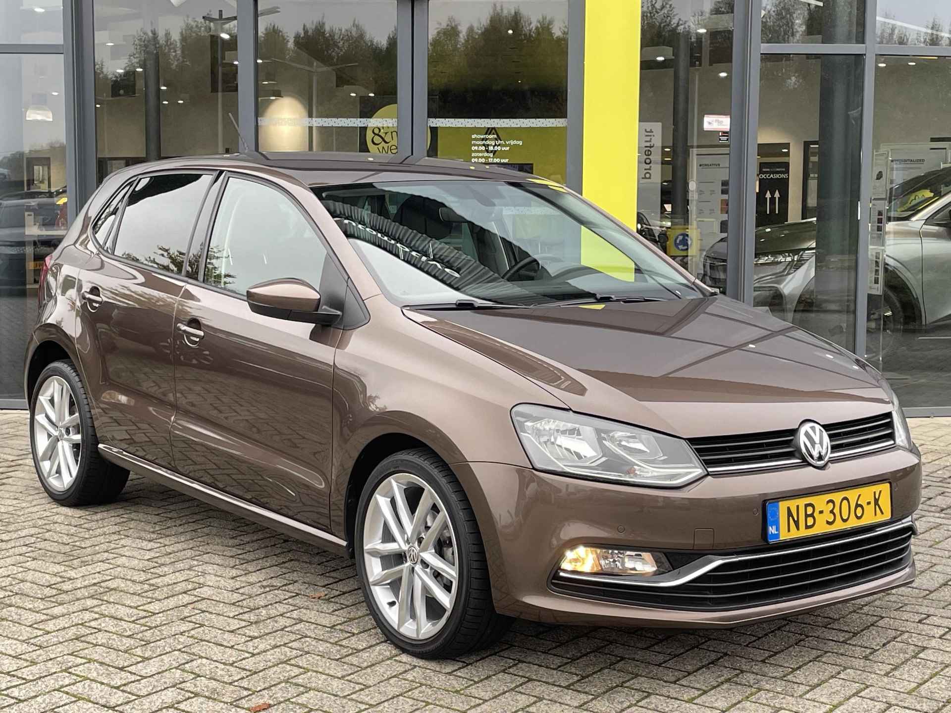 Volkswagen Polo 1.2 TSI Highline Navigatie | Apple carplay/android auto | Parkeersensoren voor/achter | Cruise Control | NAvigatie | Lichtmetalen velgen | - 3/25