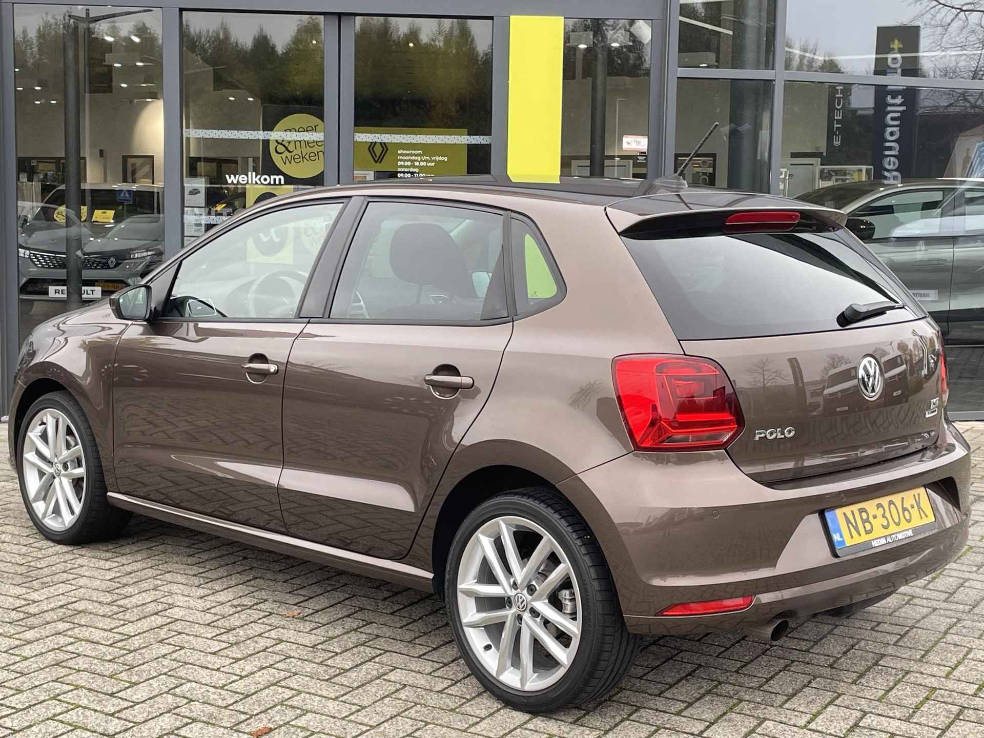 Volkswagen Polo 1.2 TSI Highline Navigatie | Apple carplay/android auto | Parkeersensoren voor/achter | Cruise Control | NAvigatie | Lichtmetalen velgen | - 4/25