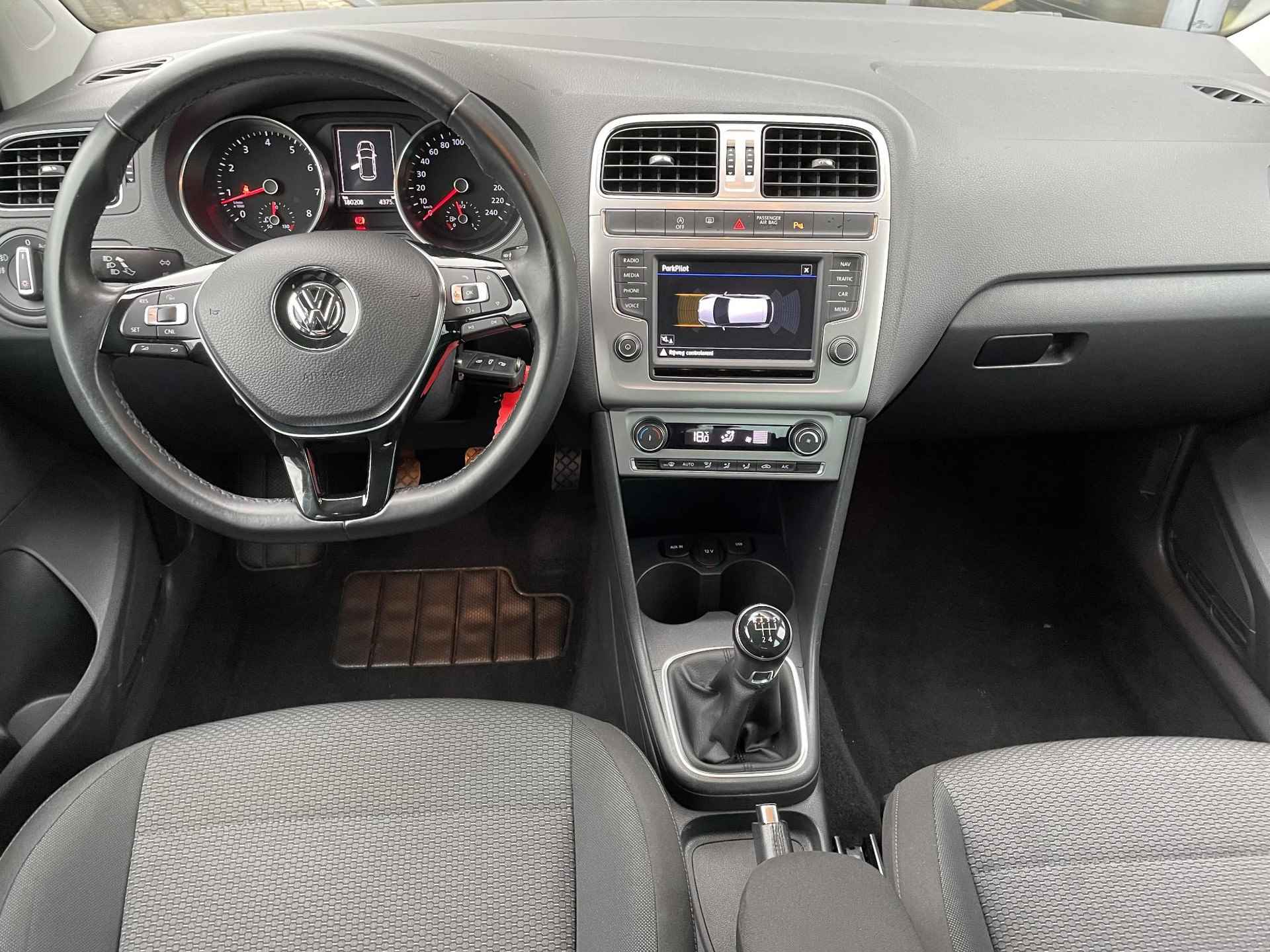 Volkswagen Polo 1.2 TSI Highline Navigatie | Apple carplay/android auto | Parkeersensoren voor/achter | Cruise Control | NAvigatie | Lichtmetalen velgen | - 10/25