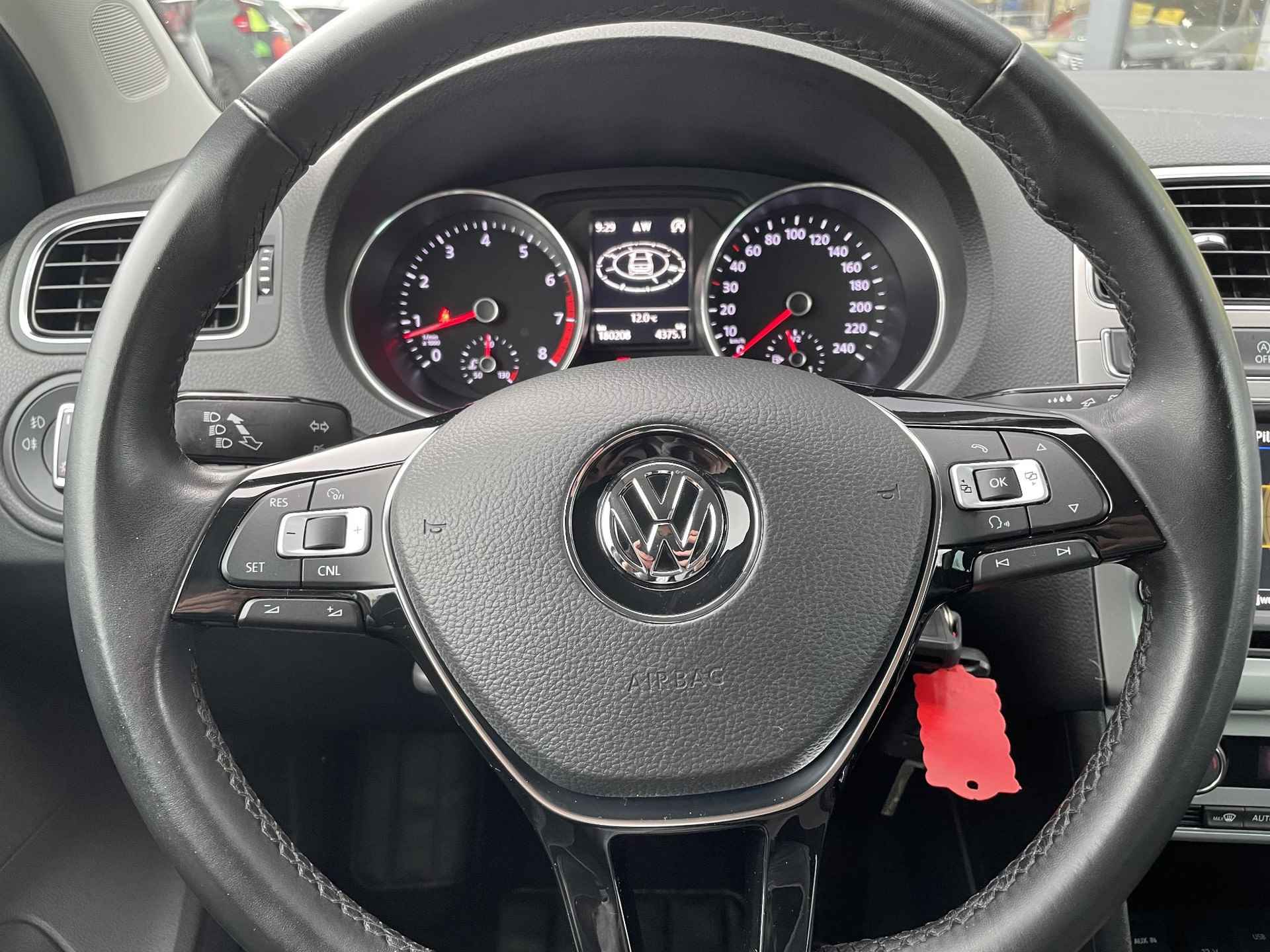 Volkswagen Polo 1.2 TSI Highline Navigatie | Apple carplay/android auto | Parkeersensoren voor/achter | Cruise Control | NAvigatie | Lichtmetalen velgen | - 11/25