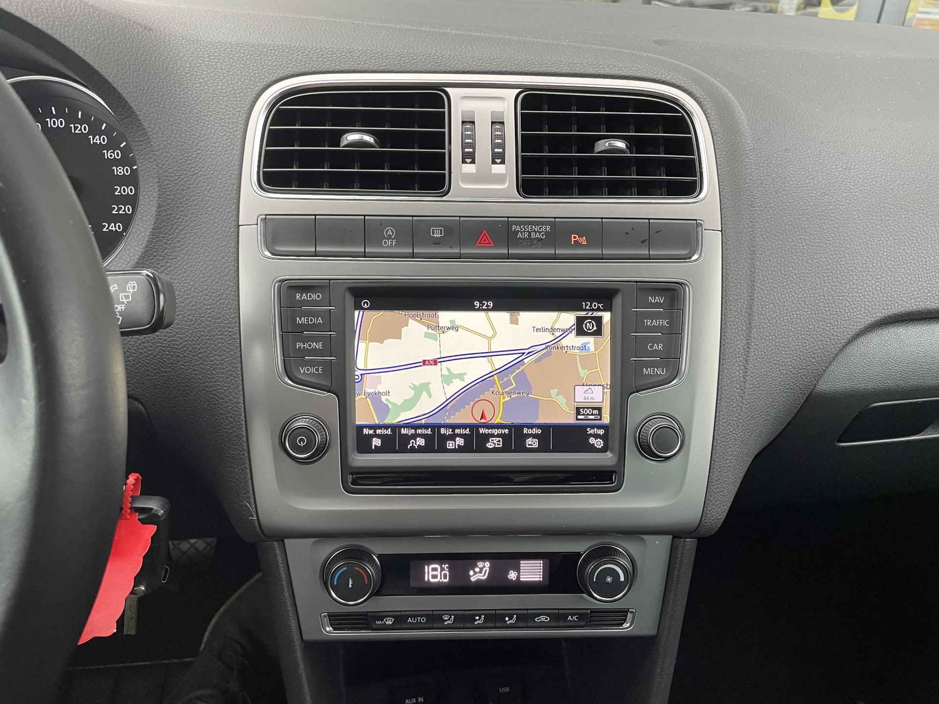 Volkswagen Polo 1.2 TSI Highline Navigatie | Apple carplay/android auto | Parkeersensoren voor/achter | Cruise Control | NAvigatie | Lichtmetalen velgen | - 17/25