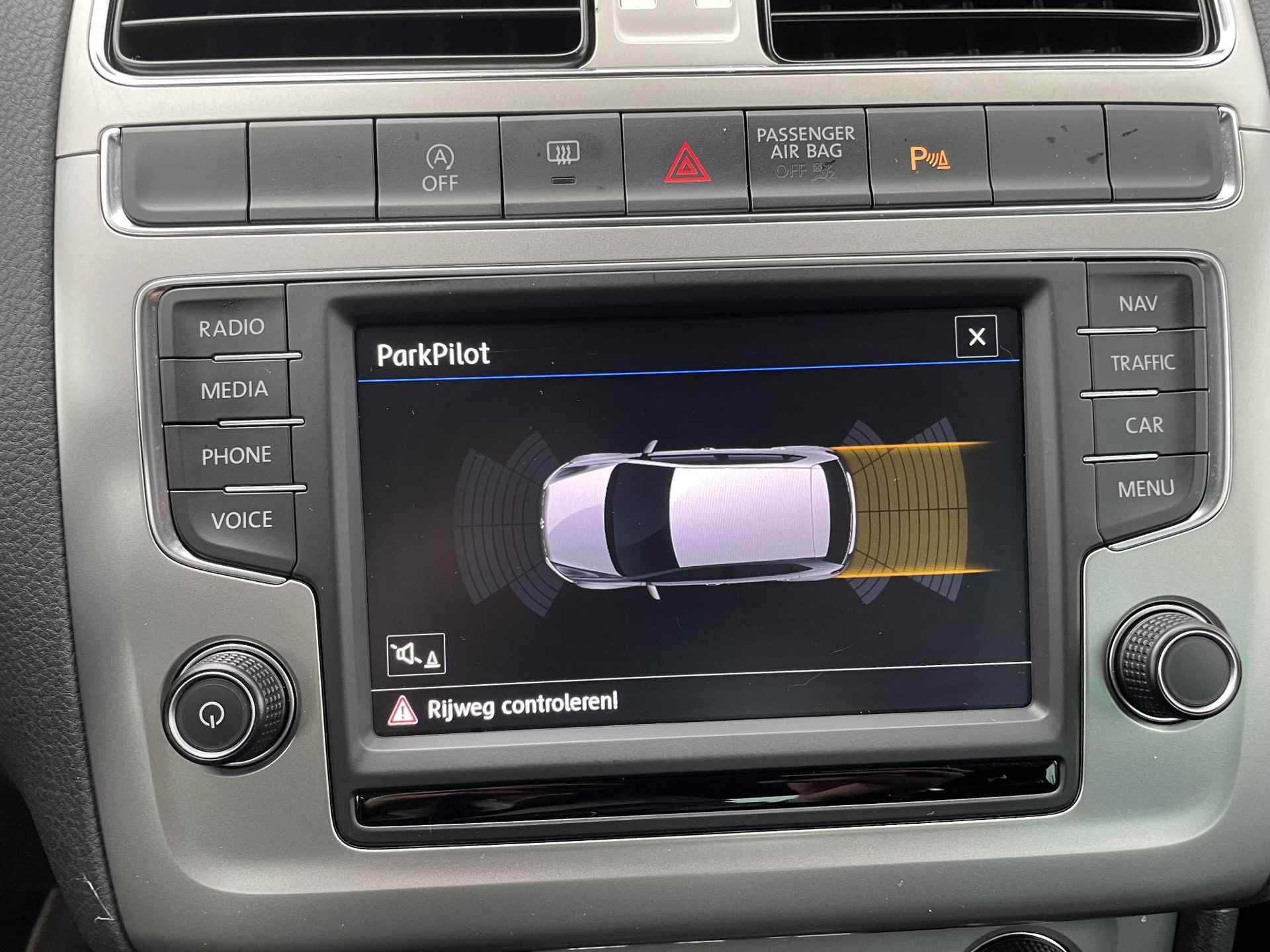 Volkswagen Polo 1.2 TSI Highline Navigatie | Apple carplay/android auto | Parkeersensoren voor/achter | Cruise Control | NAvigatie | Lichtmetalen velgen | - 19/25