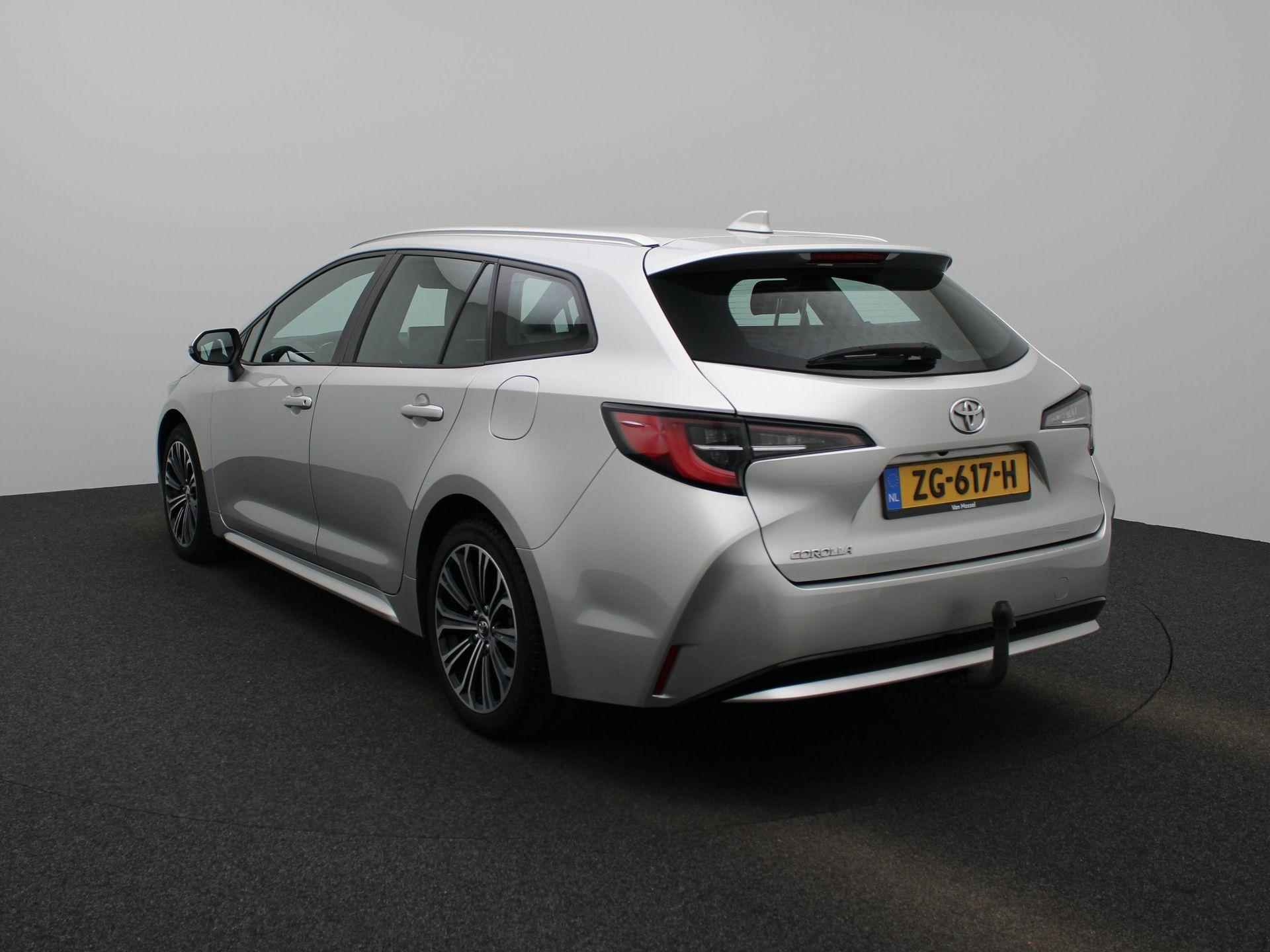 Toyota Corolla Touring Sports 1.2 Turbo First Edition | Trekhaak | Adaptieve Cruise Control | Camera | Full-Map Navigatie | Climate Control | Apple Carplay & Android Auto - 2/35