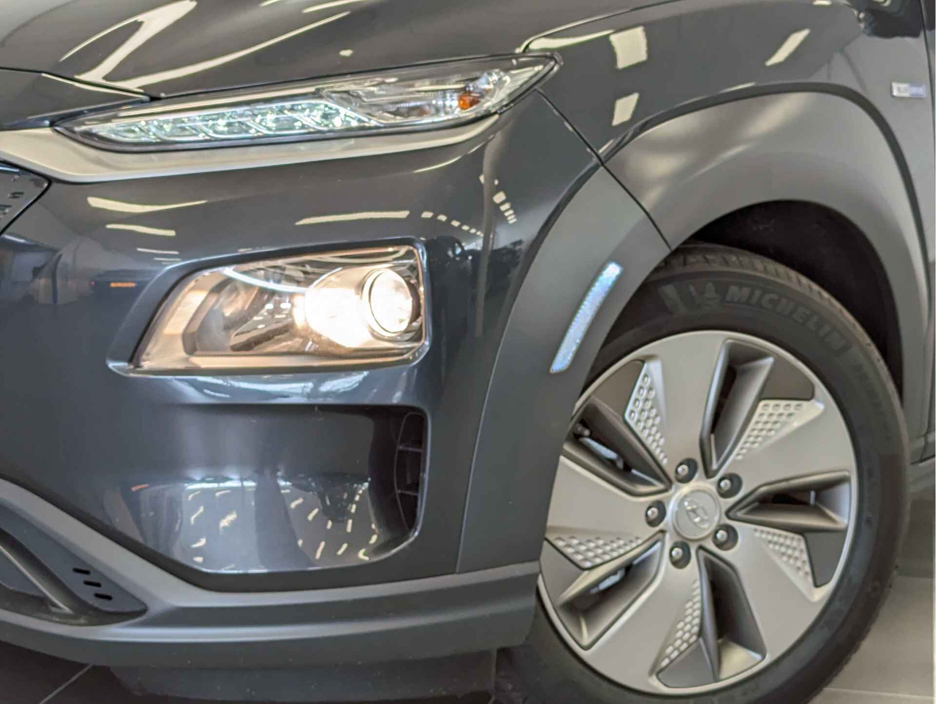 Hyundai KONA EV Comfort 64 kWh € 2000 SEPP SUBSIDIE | NAVIGATIE | LONG RANGE ACCU | LEUKE AUTO! - 12/46