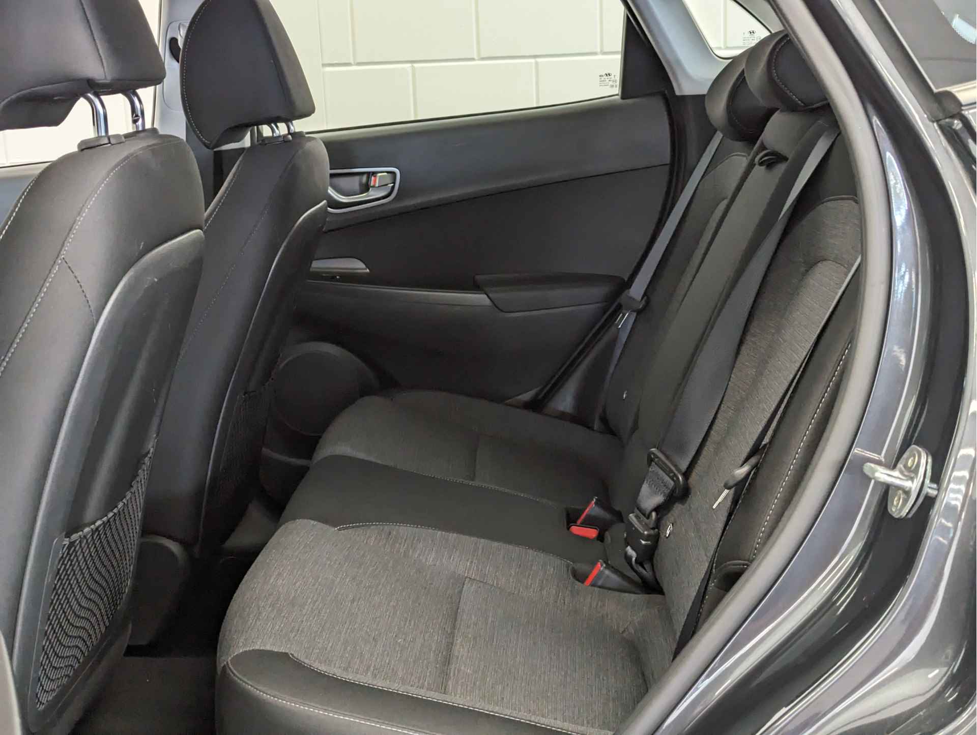 Hyundai KONA EV Comfort 64 kWh € 2000 SEPP SUBSIDIE | NAVIGATIE | LONG RANGE ACCU | LEUKE AUTO! - 21/46