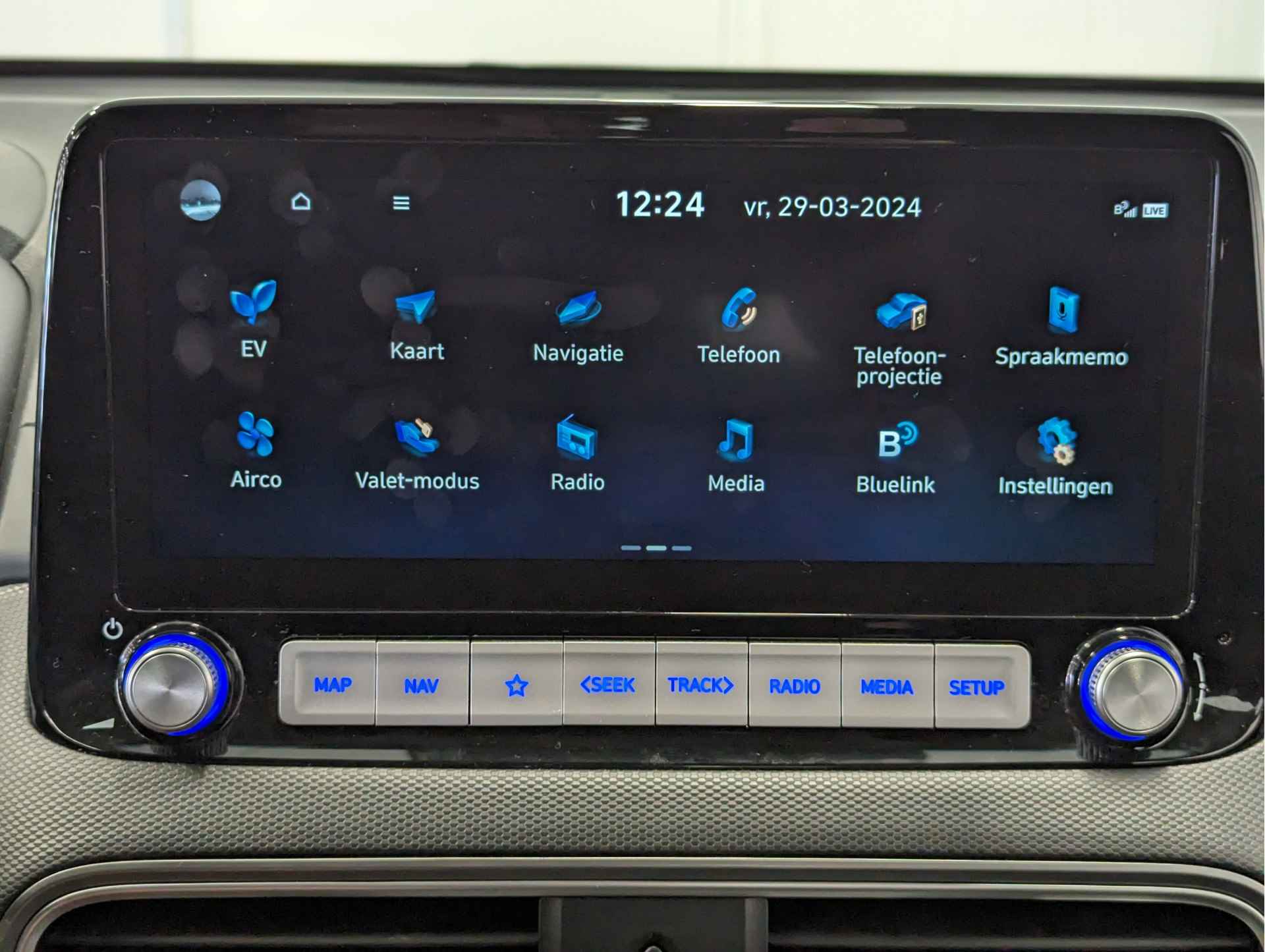 Hyundai KONA EV Comfort 64 kWh € 2000 SEPP SUBSIDIE | NAVIGATIE | LONG RANGE ACCU | LEUKE AUTO! - 30/46