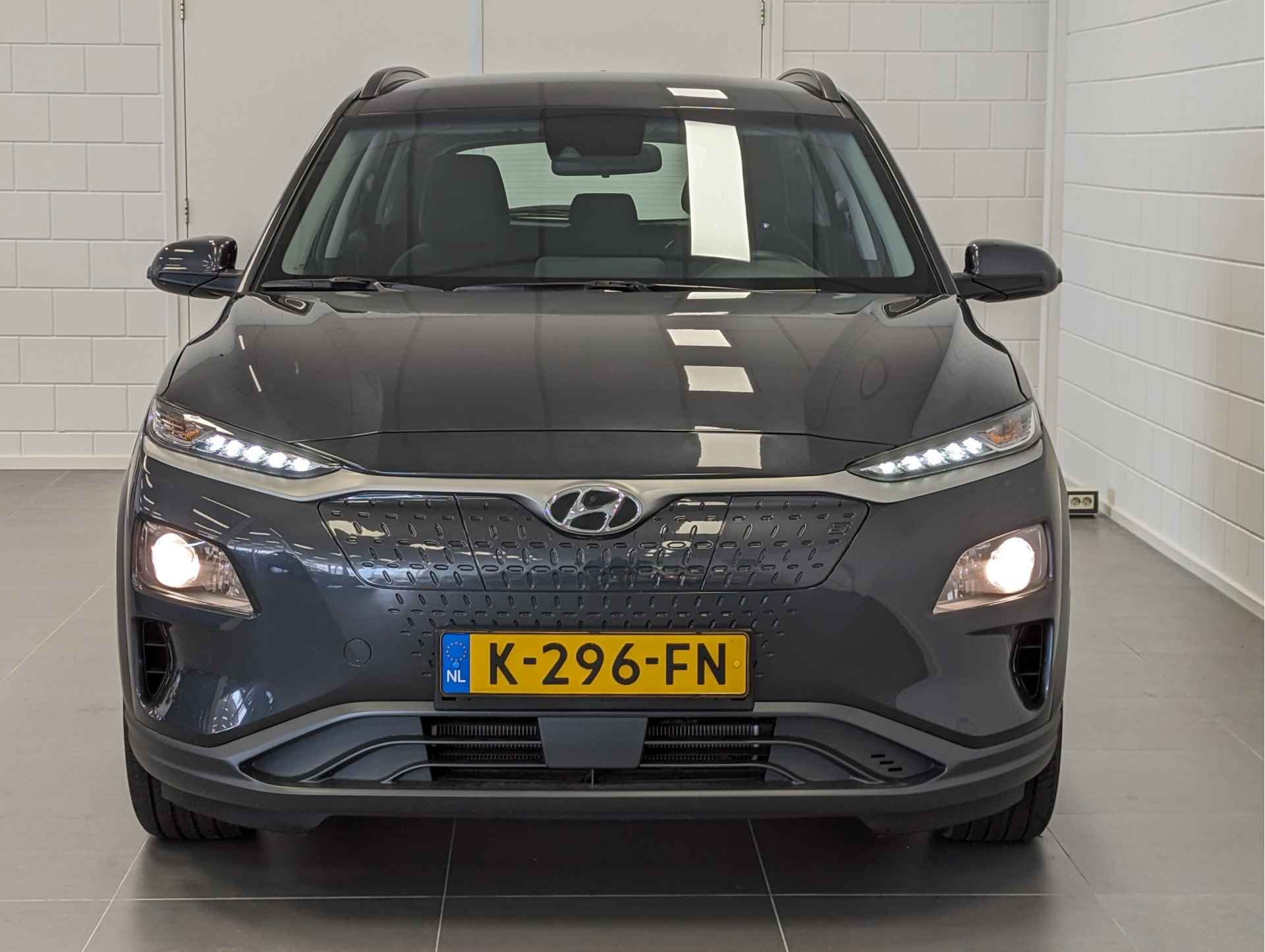 Hyundai KONA EV Comfort 64 kWh € 2000 SEPP SUBSIDIE | NAVIGATIE | LONG RANGE ACCU | LEUKE AUTO! - 42/46