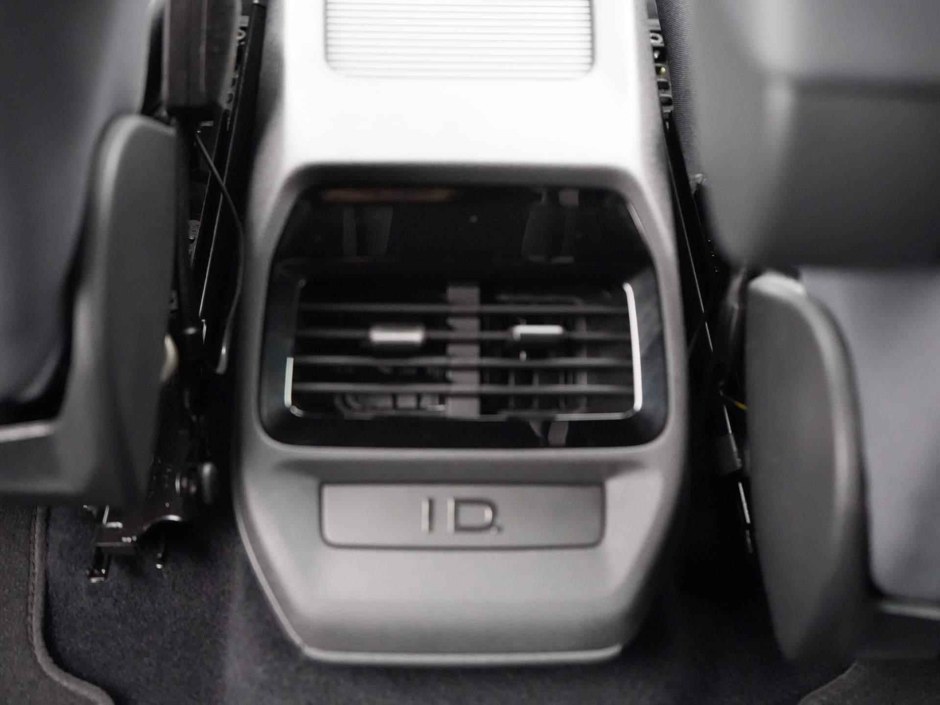 Volkswagen ID.4 Pure 52 kWh Sfeerverlichting / Lichtmetalen velgen / Drive Select / Navi - 46/53