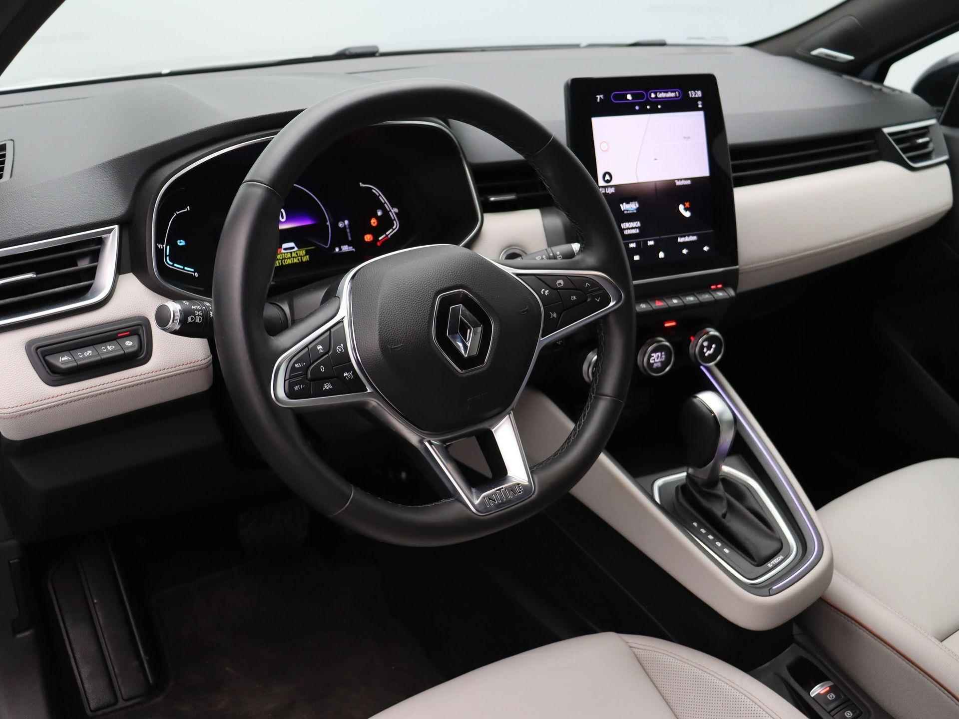 Renault Clio 1.6 E-Tech Hybrid 140 Initiale Paris | All-Season Banden | Lederen interieur | Stuur en Stoelverwarming | BOSE Sound | Autonoom Inparkeren | - 17/54