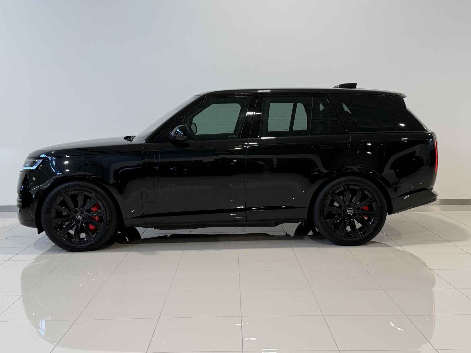 Land Rover Range Rover 3.0 P510e Autobiography PHEV Cold Climate Pack | Shadow Pack | 22 inch Gloss Black - 2/27