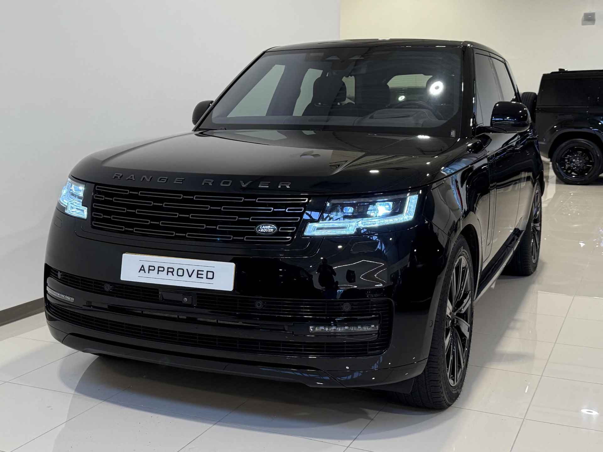 Land Rover Range Rover 3.0 P510e Autobiography PHEV Cold Climate Pack | Shadow Pack | 22 inch Gloss Black - 3/27