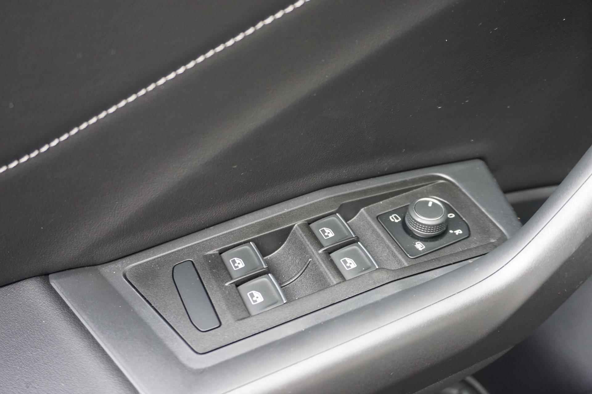 Volkswagen T-Roc Cabrio 1.5 TSI 150pk DSG R-Line | Achteruitrijcamera | LMV 19" - 22/50