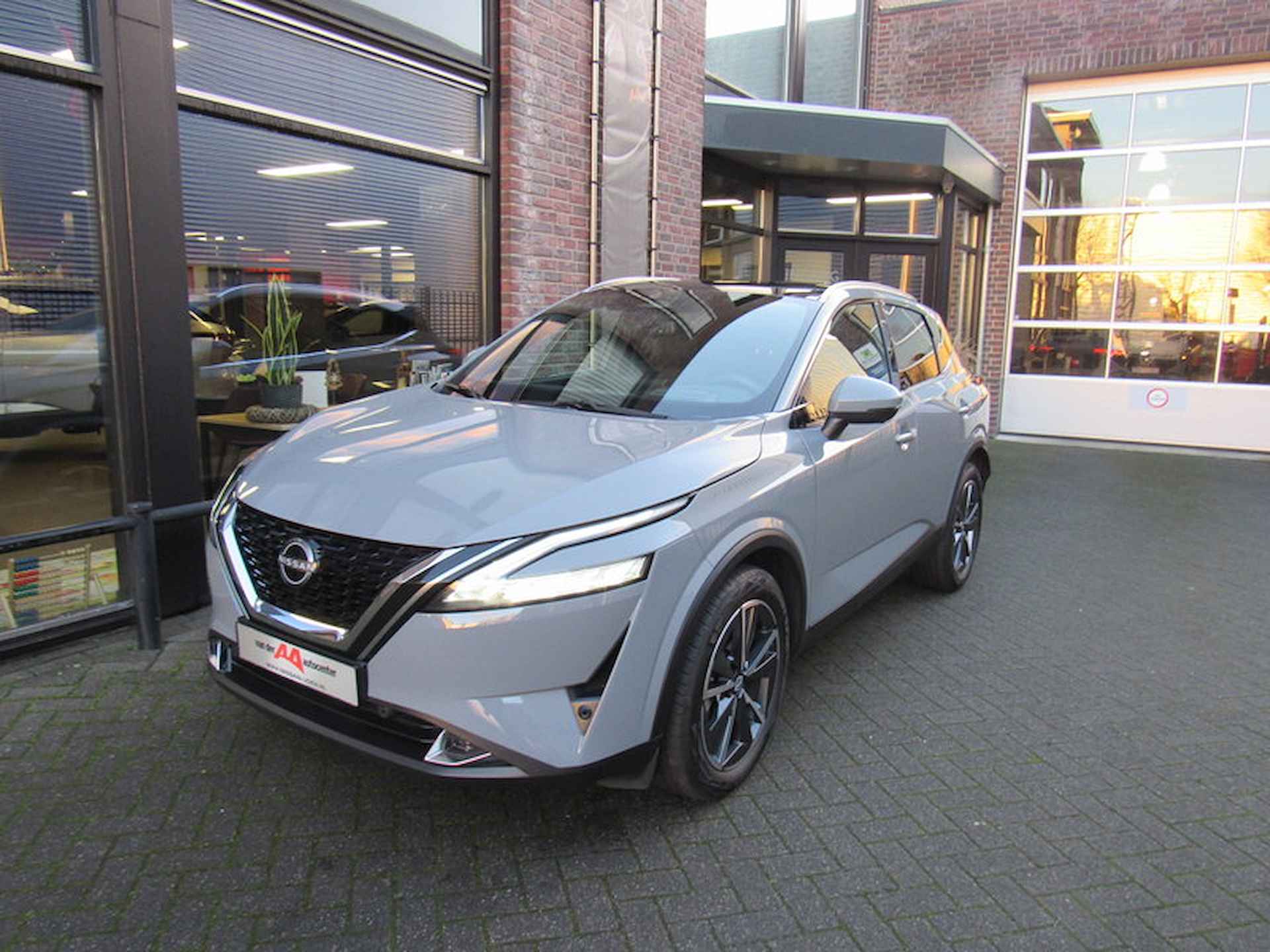 Nissan Qashqai  Tekna Navigatie / Adapt cruise control / 360 Camera  / Pdc / Panorama dak / Head up display / El stoelen / Cold pack - 3/31