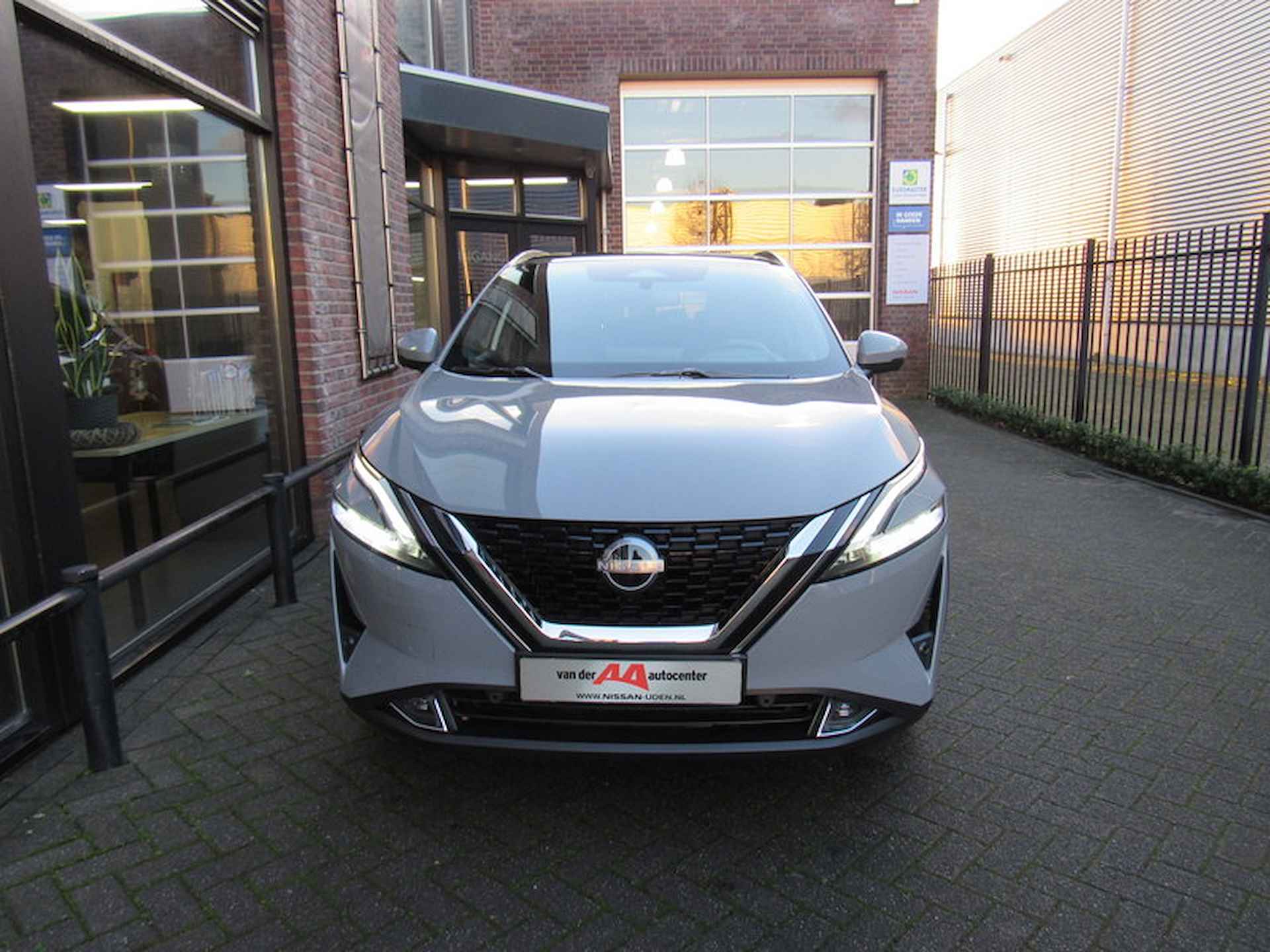 Nissan Qashqai  Tekna Navigatie / Adapt cruise control / 360 Camera  / Pdc / Panorama dak / Head up display / El stoelen / Cold pack - 5/31