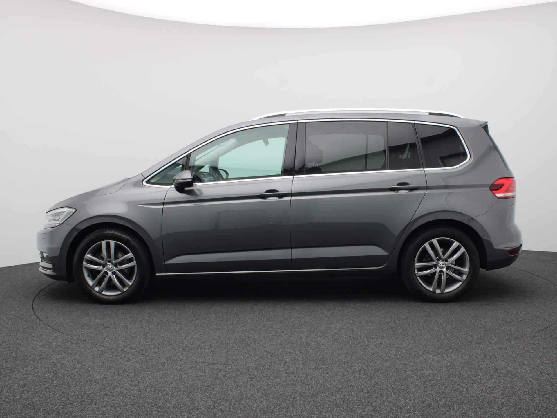 Volkswagen Touran 1.5 TSI Highline 7p 150PK DSG Navi, Adaptieve Cruise, Clima, Stoelverwarming, PDC voor en achter, Trekhaak, 17" LM Velgen - 2/49