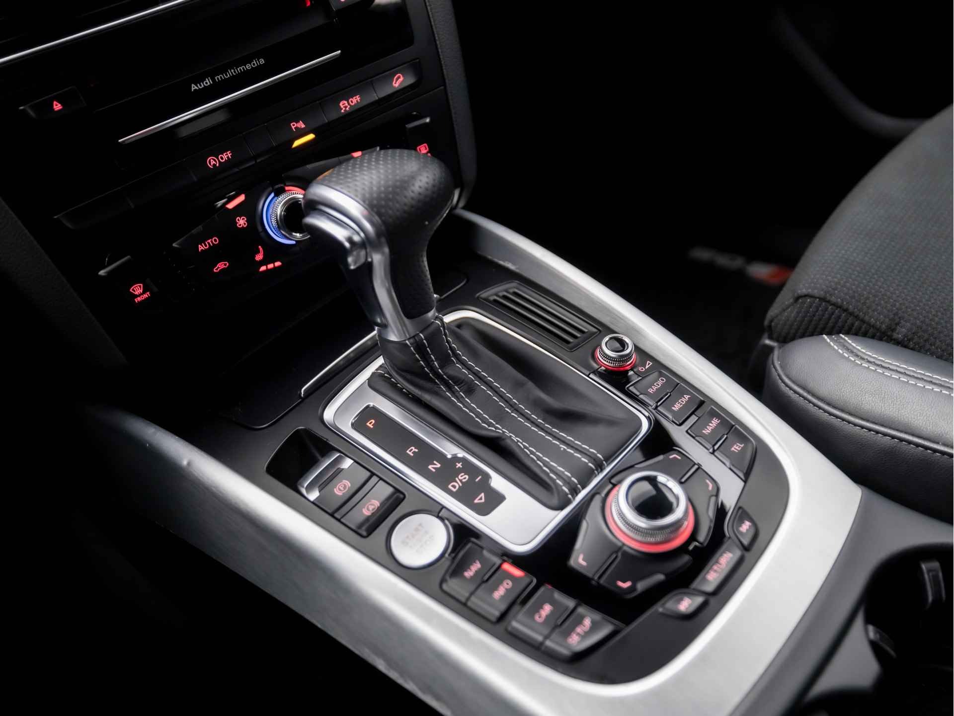 Audi Q5 2.0 TDI quattro S-Line Sport 177Pk Automaat (2X S-LINE, NAVIGATIE, STOELVERWARMING, TREKHAAK, LEDER, SPORTSTOELEN, GETINT GLAS, XENON, KEYLESS START, ELEK ACHTERKLEP, NIEUWSTAAT) - 12/43