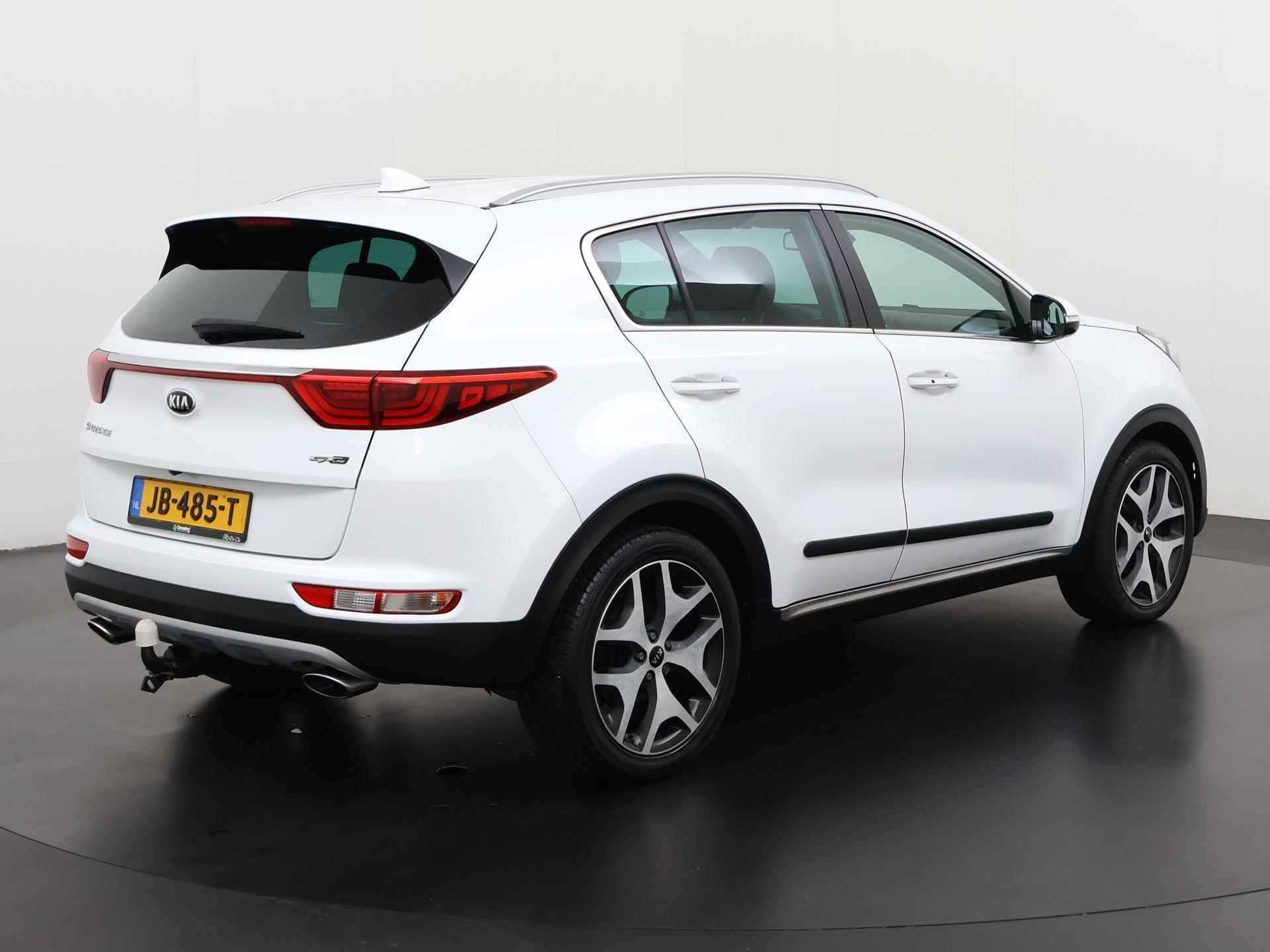 Kia Sportage 1.6 T-GDI GT-Line First Edition | Trekhaak | Leder | Camera | Navigatie | Zondag Open! - 4/36