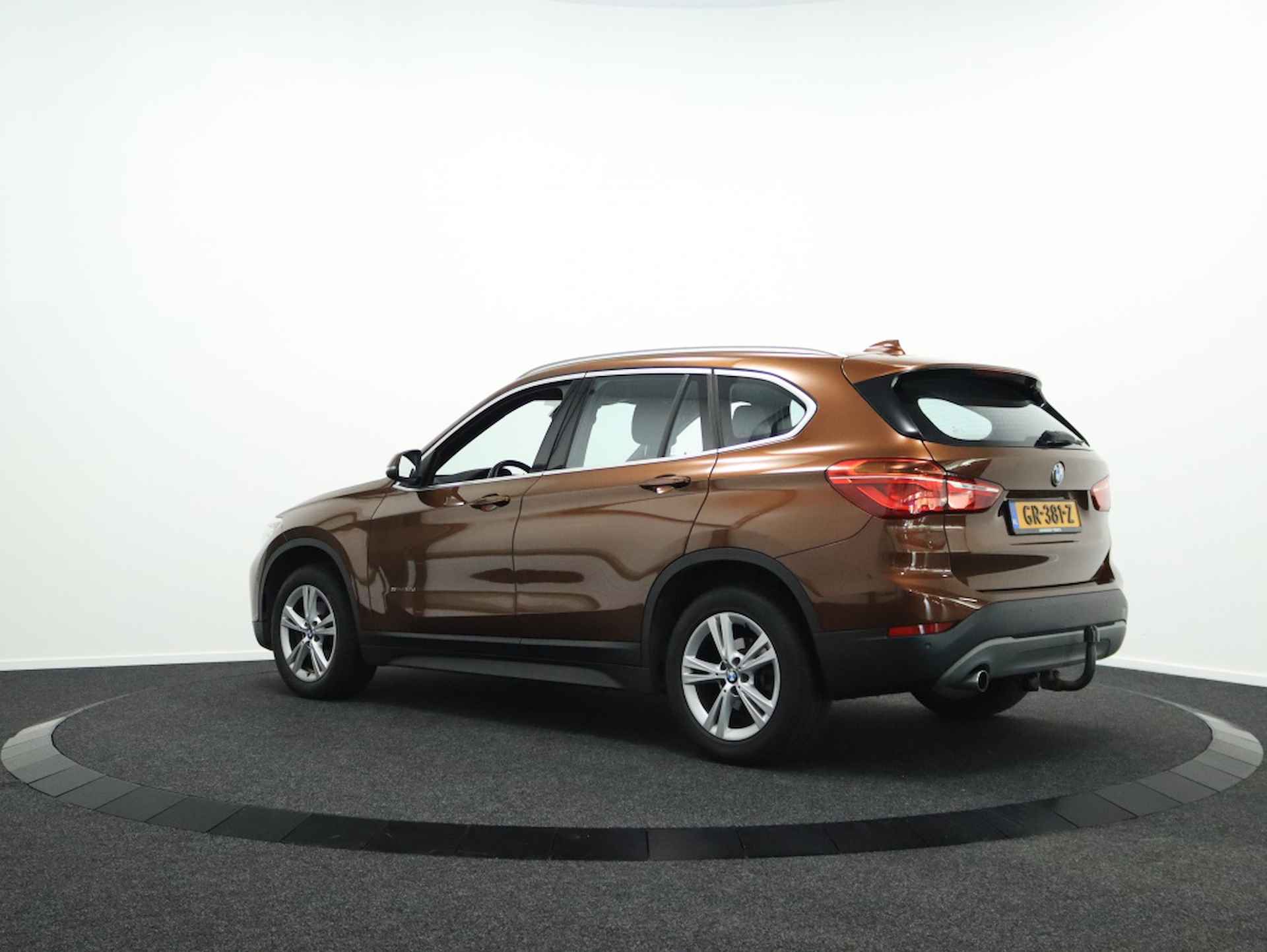 Bmw X1 sDrive18d Essential | Navigatie | Head-up Display | Cruise contr - 2/52