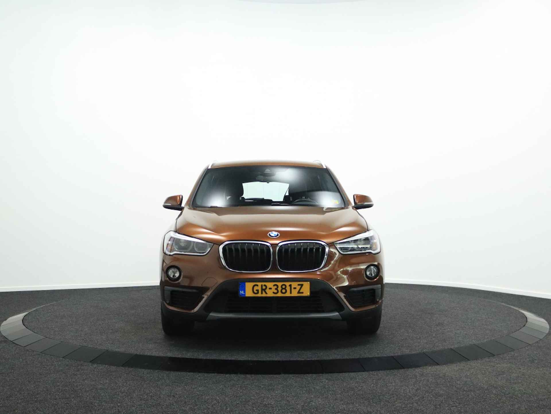 Bmw X1 sDrive18d Essential | Navigatie | Head-up Display | Cruise contr - 17/52